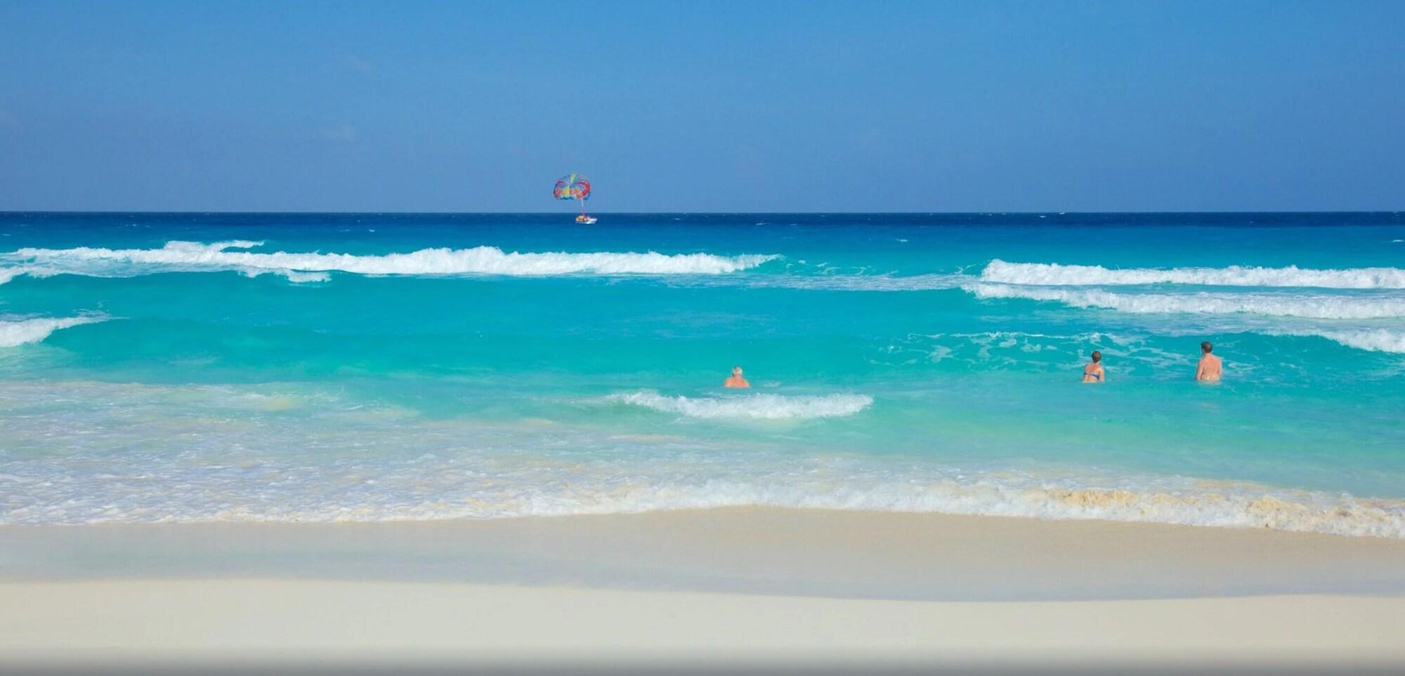 Playa WIVC Coral Mar Resort- Amazing Hotel Zone & Lagoon Views, Enjoy the Tropical Breeze