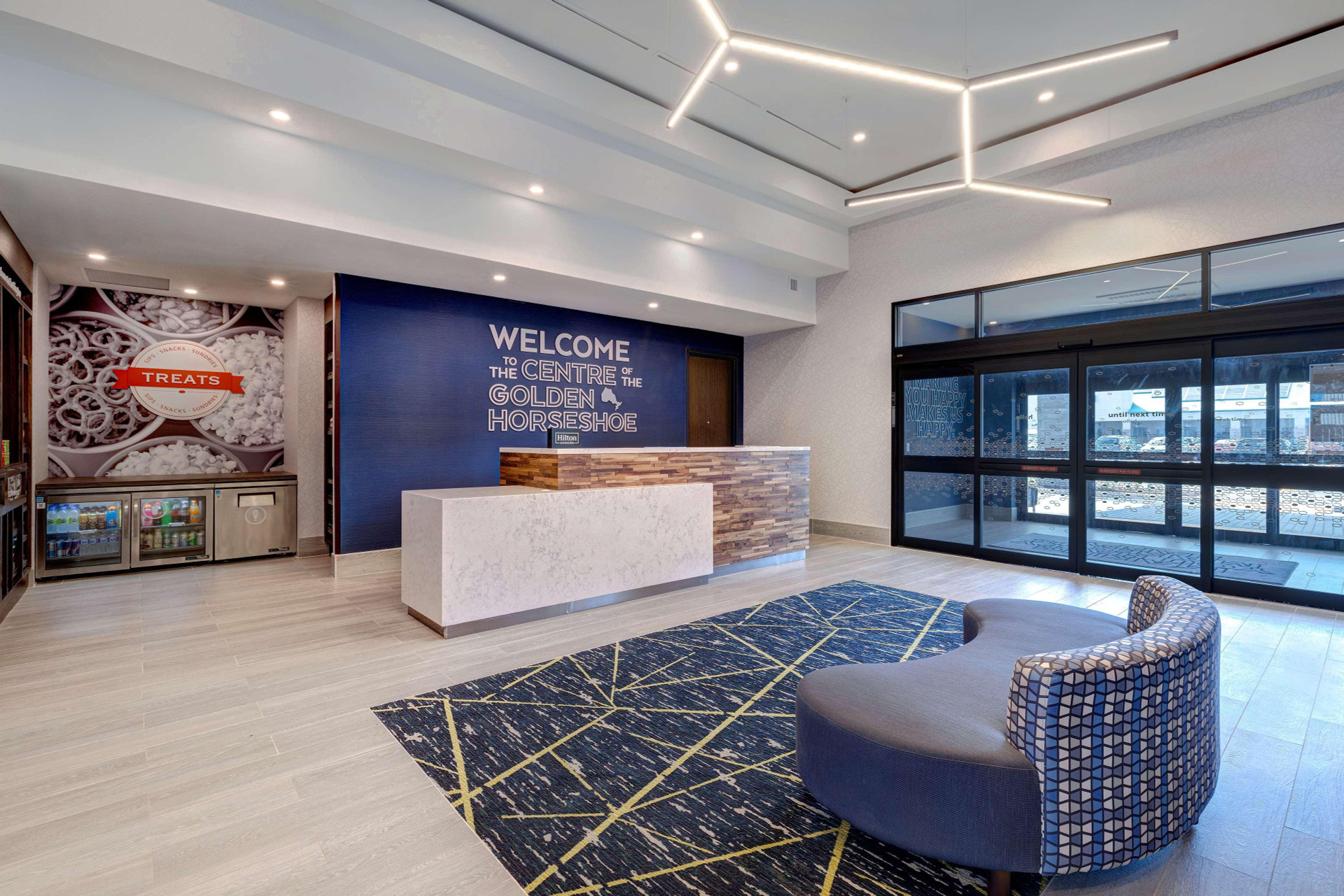Vista Lobby Hampton Inn & Suites By Hilton Burlington Toronto