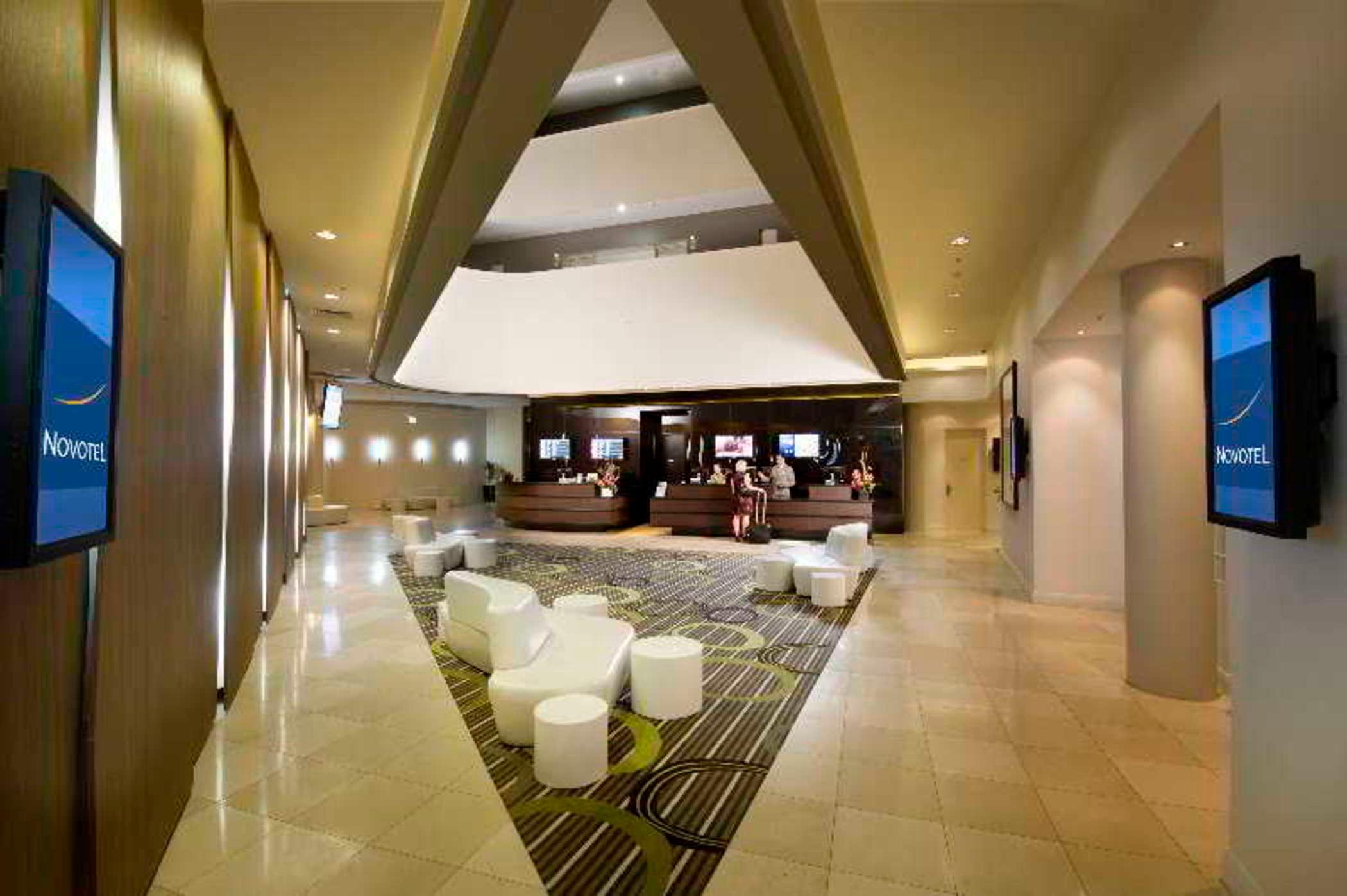 Vista Lobby Novotel Brisbane Airport