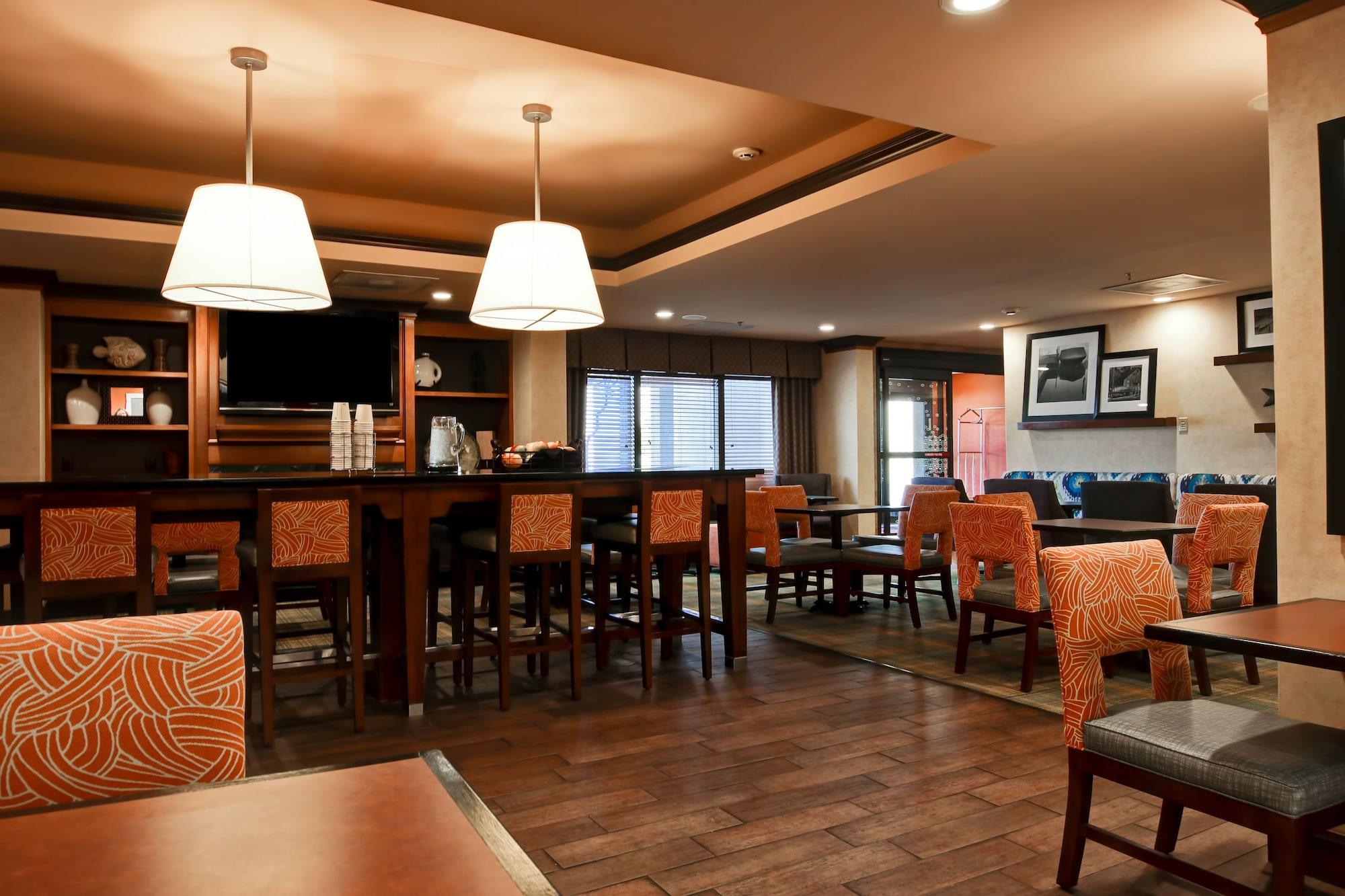 Vista Lobby Hampton Inn Waldorf