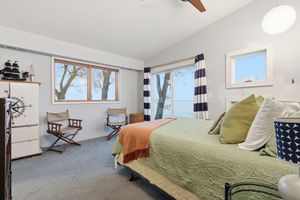 Alquiler Vacacional - Spacious 5-bed 2.5 Bath Beach House South of Lexington  Lakeport w/Hot-Tub