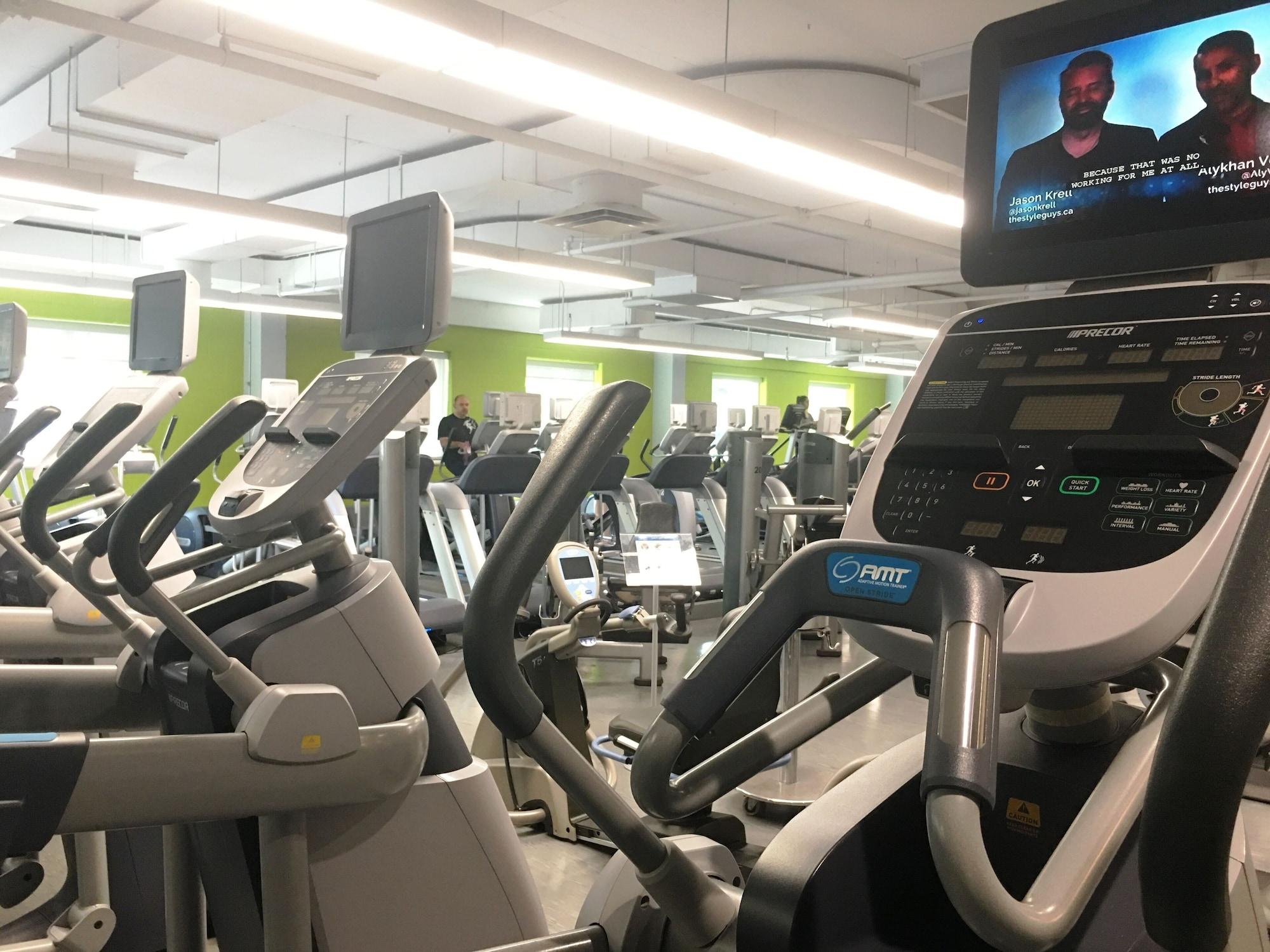 Gimnasio Altitude Suites on Yonge