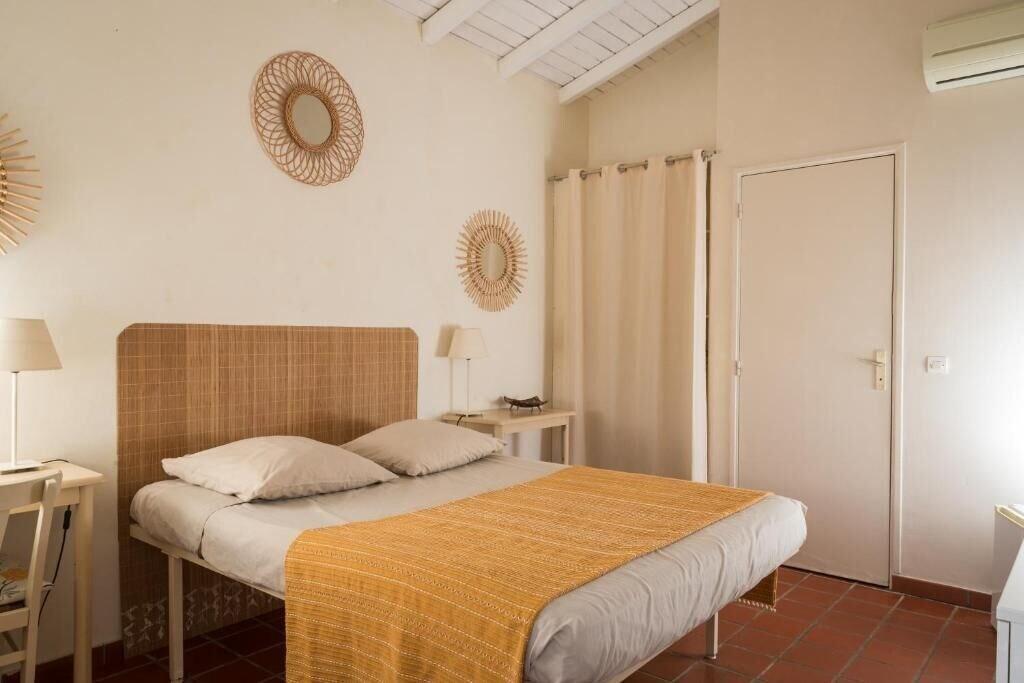 Habitación Hôtel LES BANANIERS
