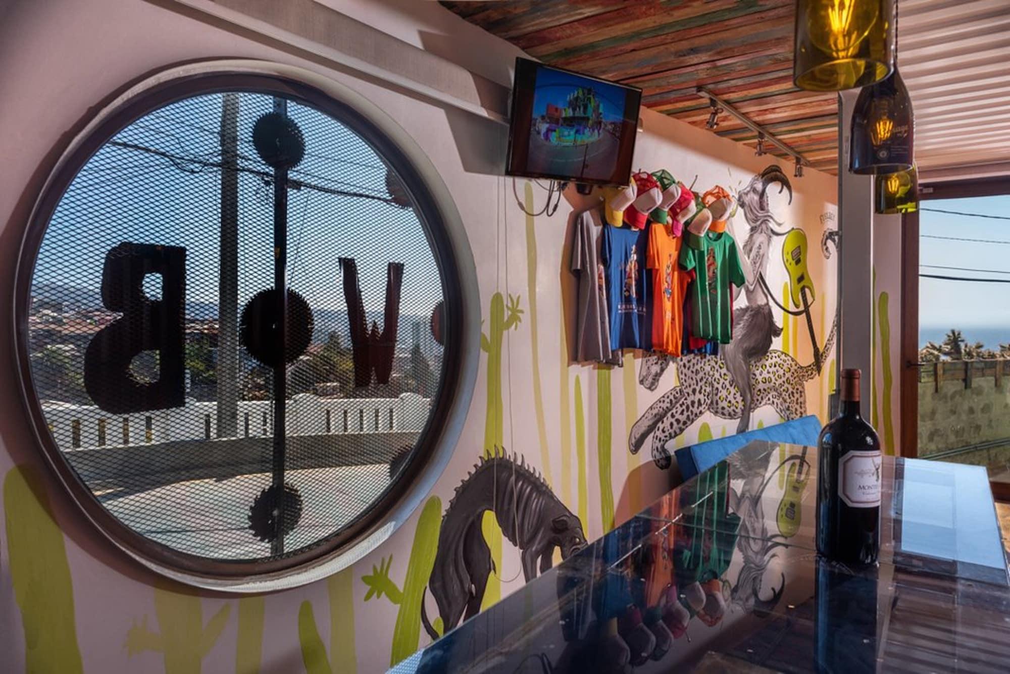 Vista Lobby Winebox Valparaiso