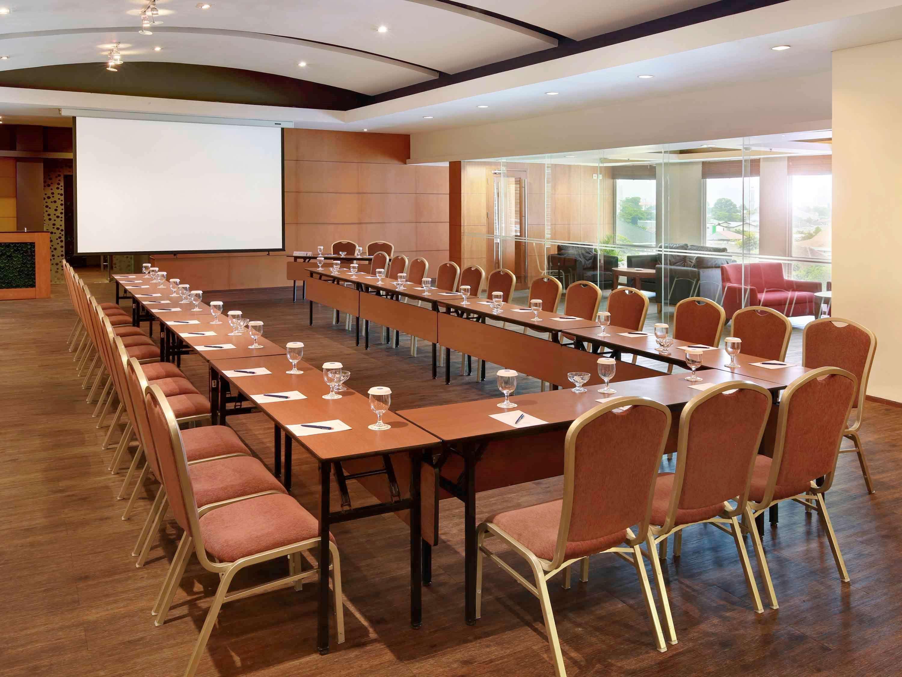 Centro de Negocios Novotel Bandung