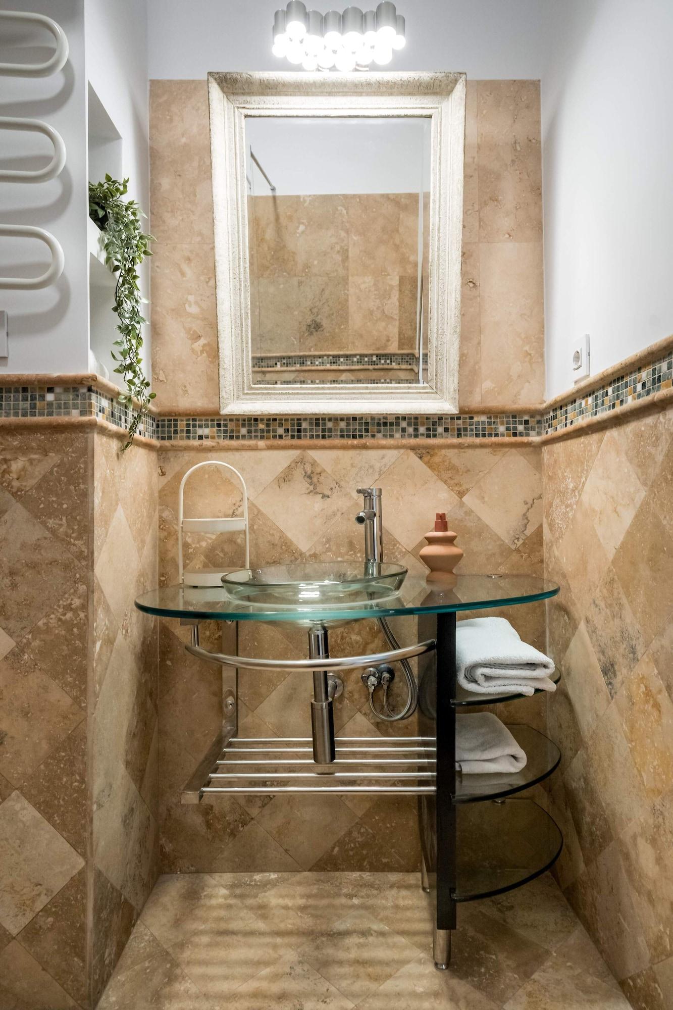 Equipamiento de Habitación Calea 3BR Victoriei Stunner - Two Living Rooms - Balconies on the Avenue