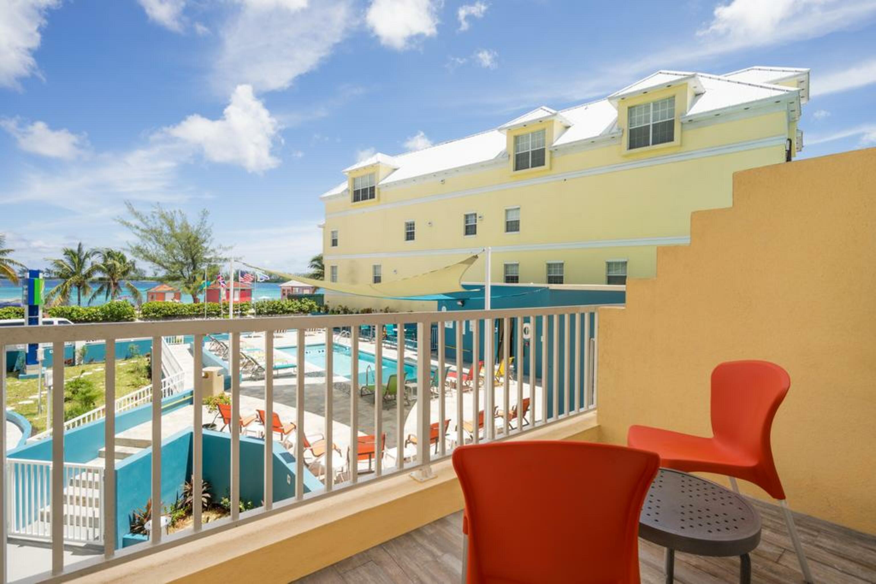 Varios Holiday Inn Express and Suites Nassau