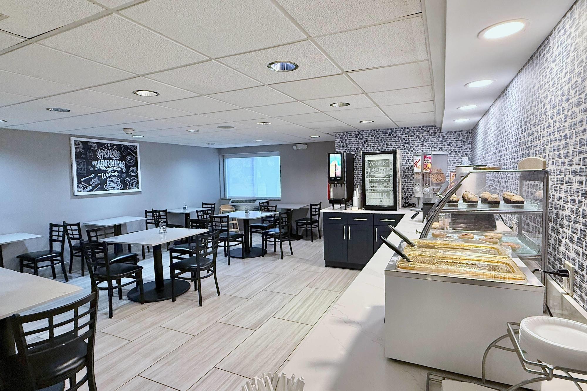 Restaurant AmericInn by Wyndham Beloit