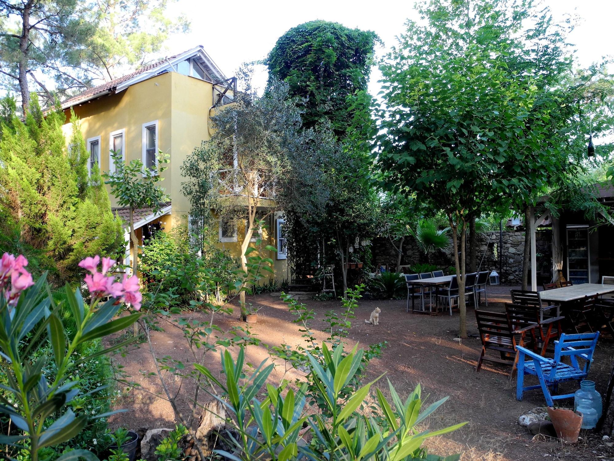 Restaurant Daphne House