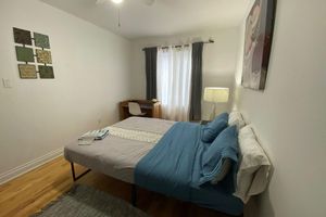 Alquiler Vacacional - Stunning 5-Bdrm Home, Gorgeous & Renovated, near Canal Lachine, family size