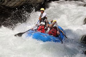 Actividad - Rafting en aguas bravas del río Naranjo | Clase III desde Manuel Antonio