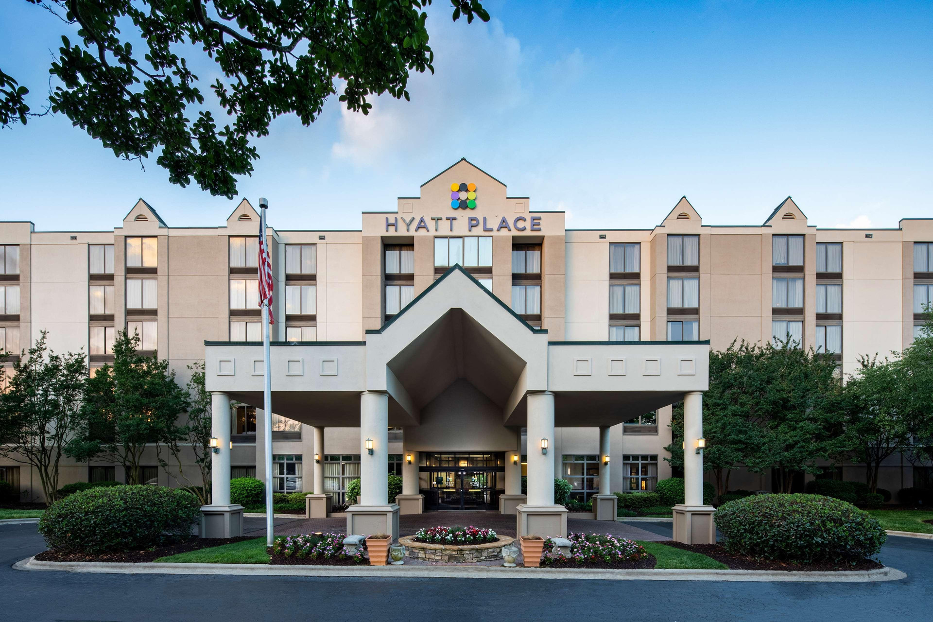 Vista Exterior Hyatt Place Dallas/Park Central