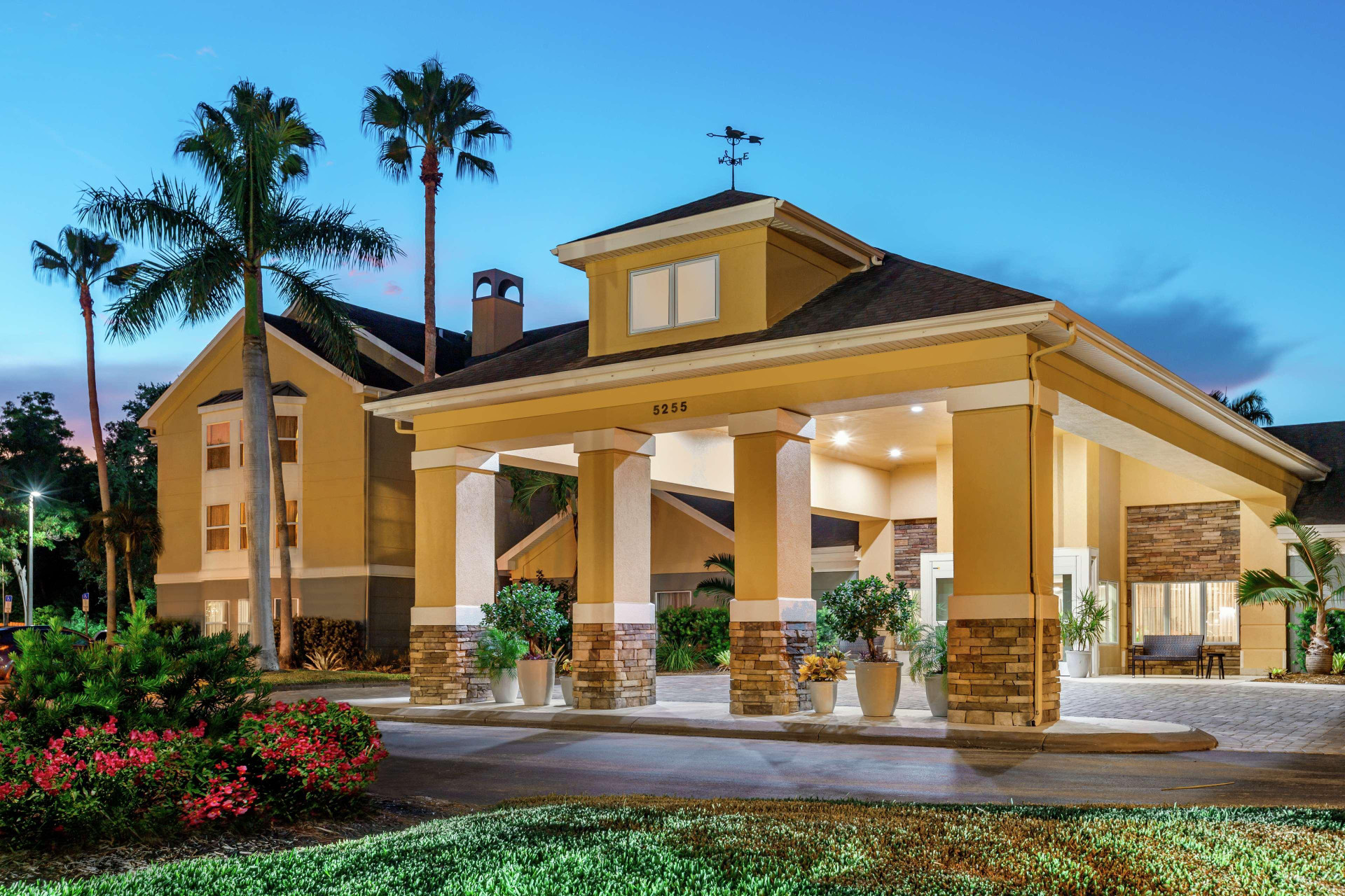 Vista Exterior Homewood Suites by Hilton - Fort Myers