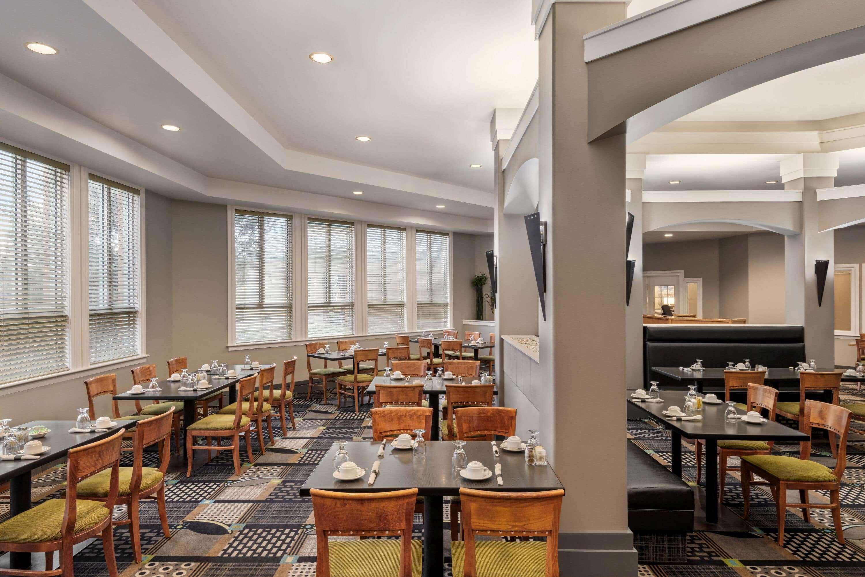 Restaurant Royal Hotel Regina, Trademark Collection by Wyndham