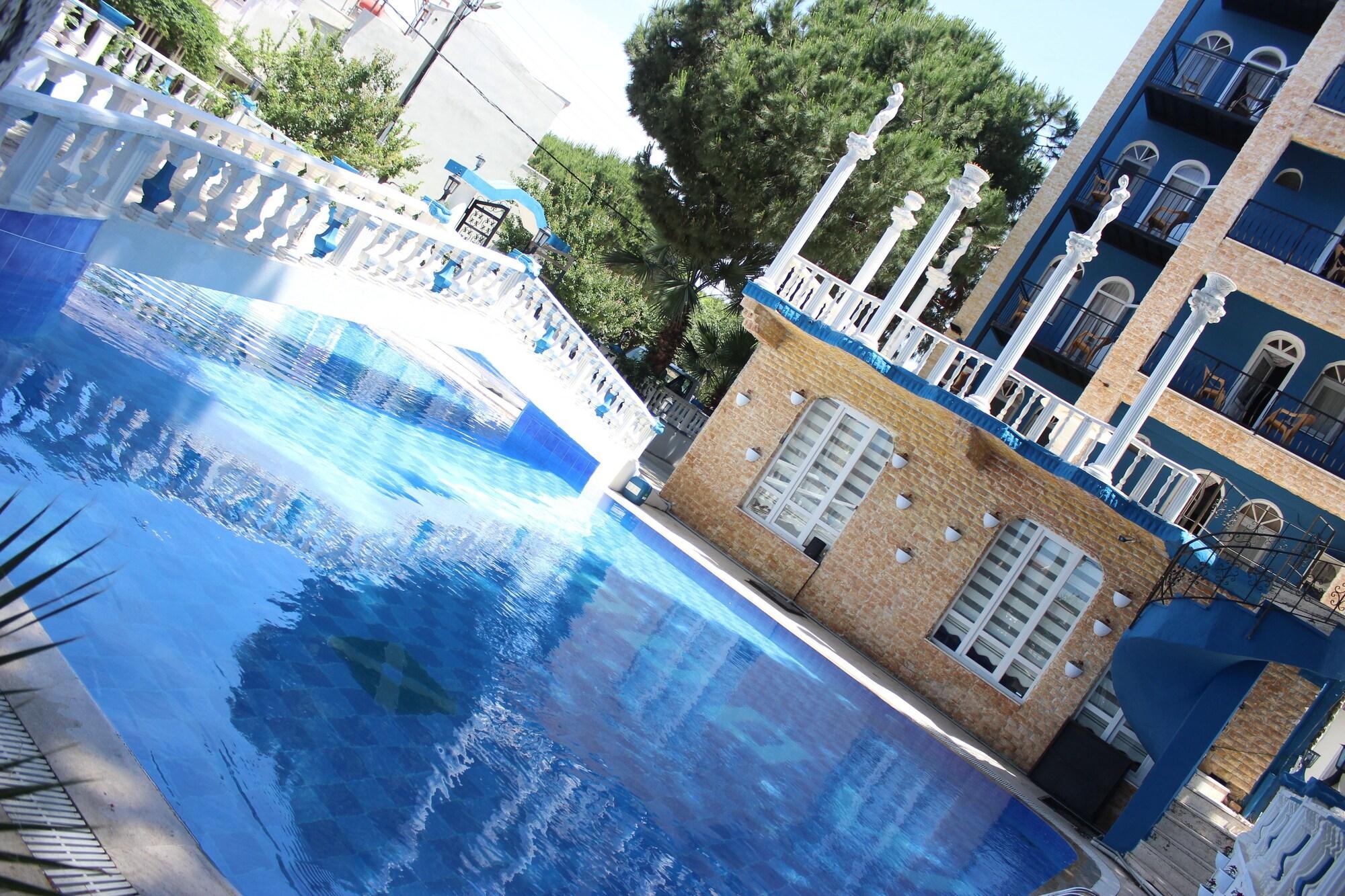 Vista Piscina Shadow Hotel