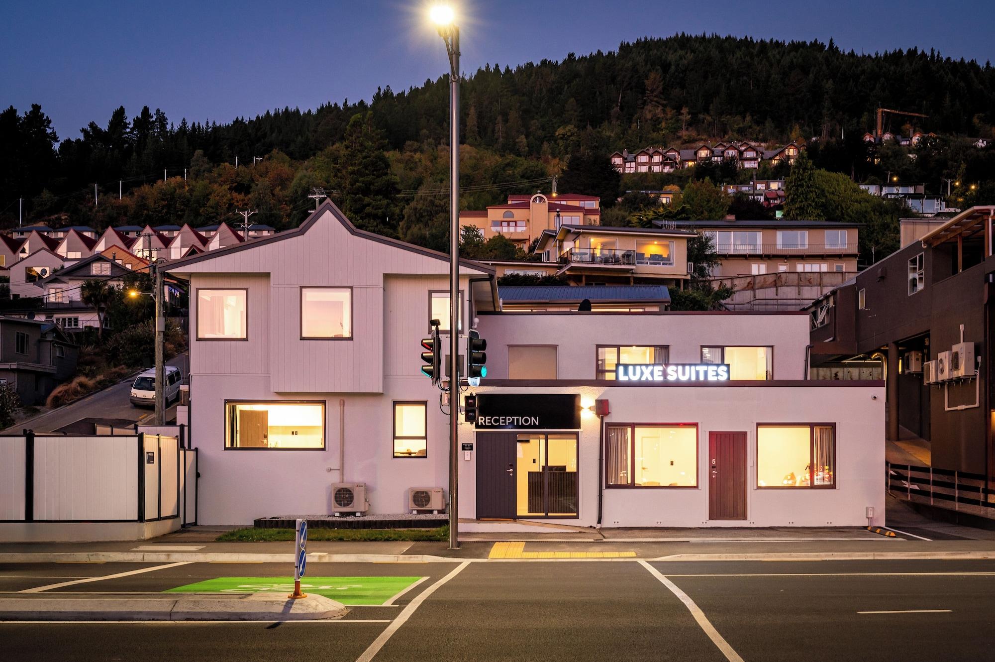 Varios Luxe Suites and Apartments