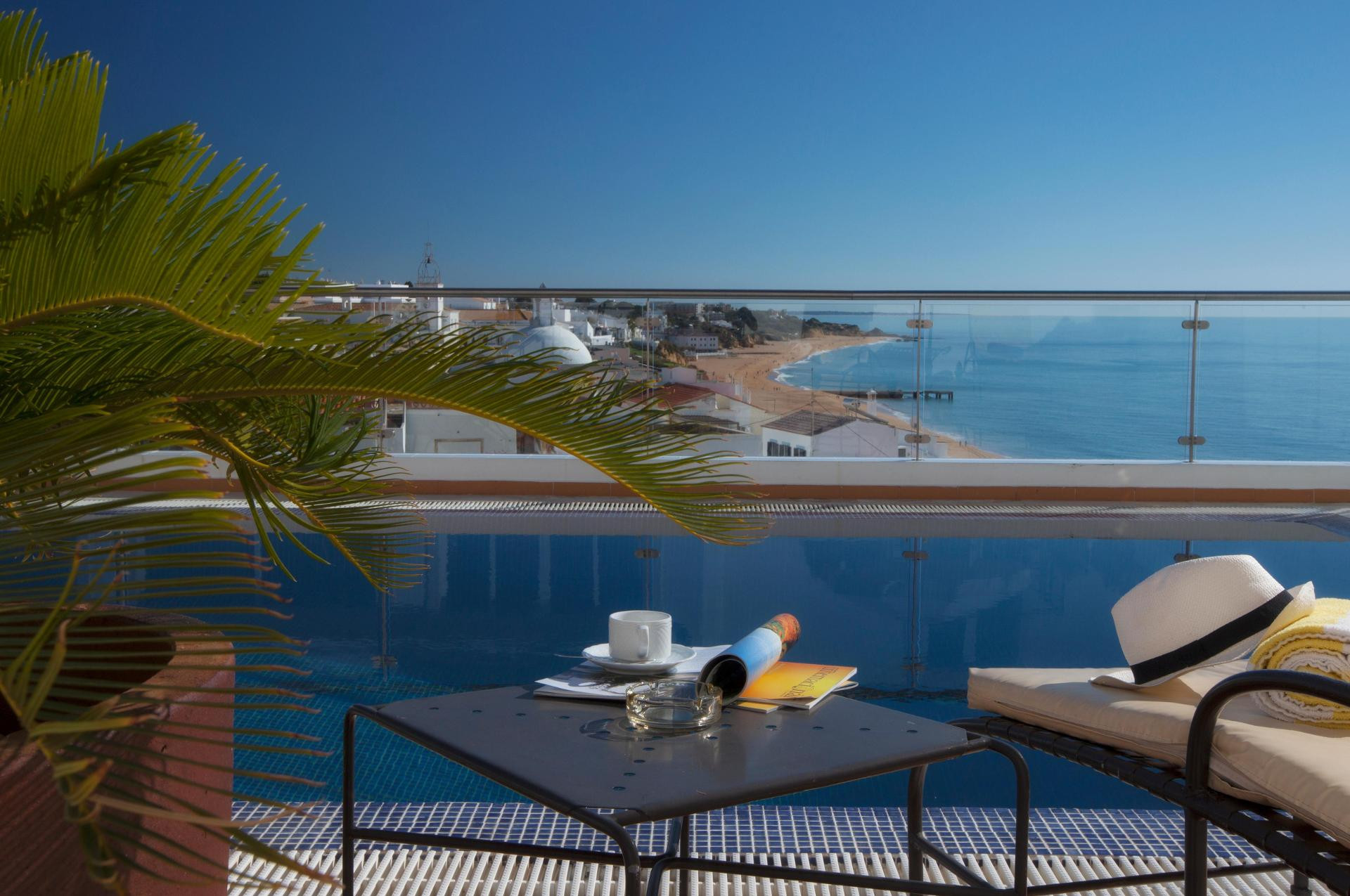 Vista Exterior Vila São Vicente - Adults Only