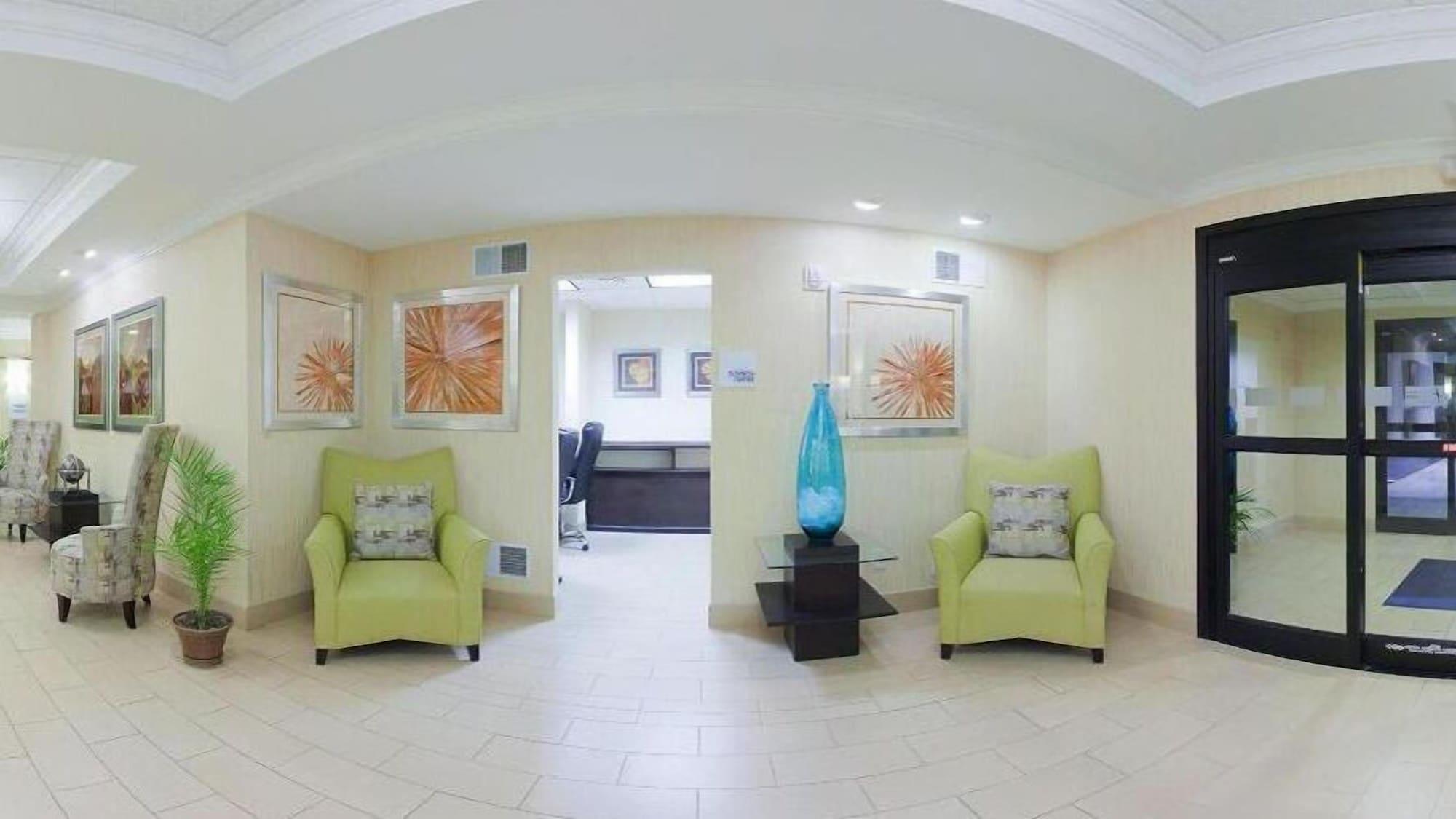 Vista Lobby Holiday Inn Express Hotel & Suites Lebanon by IHG