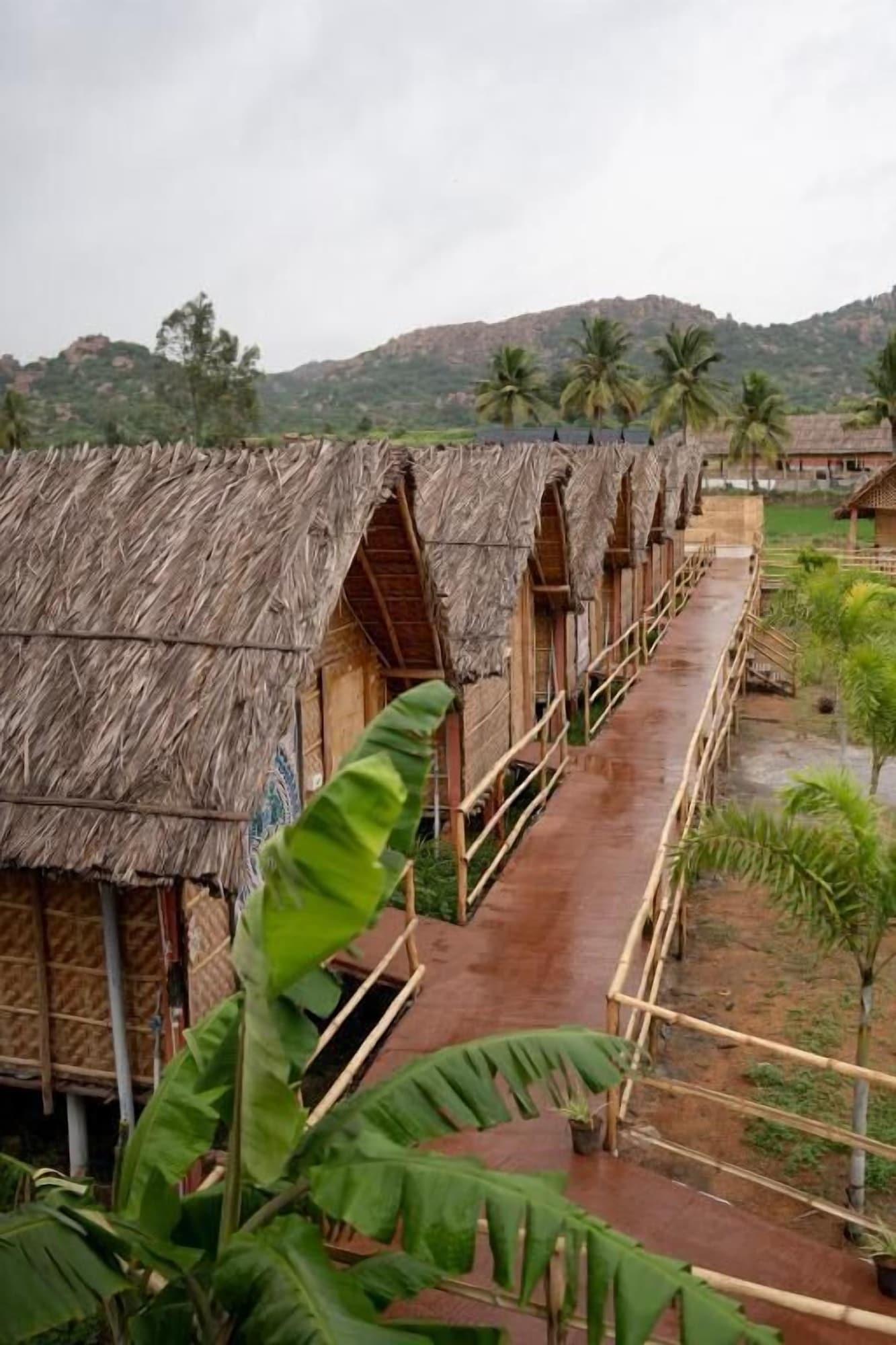 Varios The Sundown Hampi