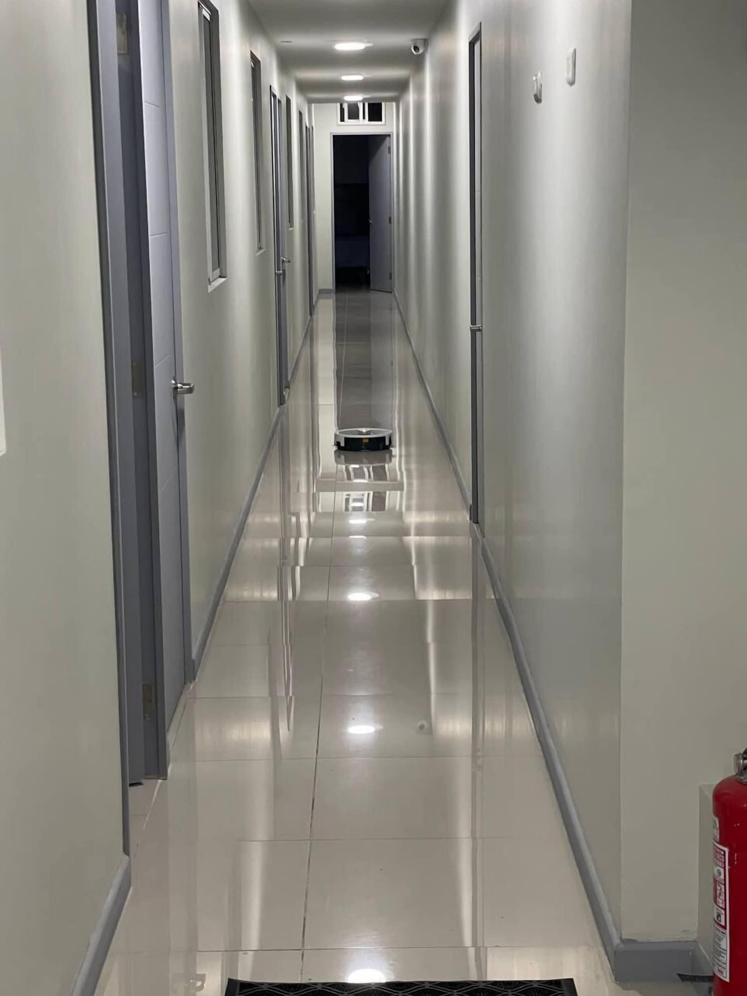 Vista Exterior hostal low cost