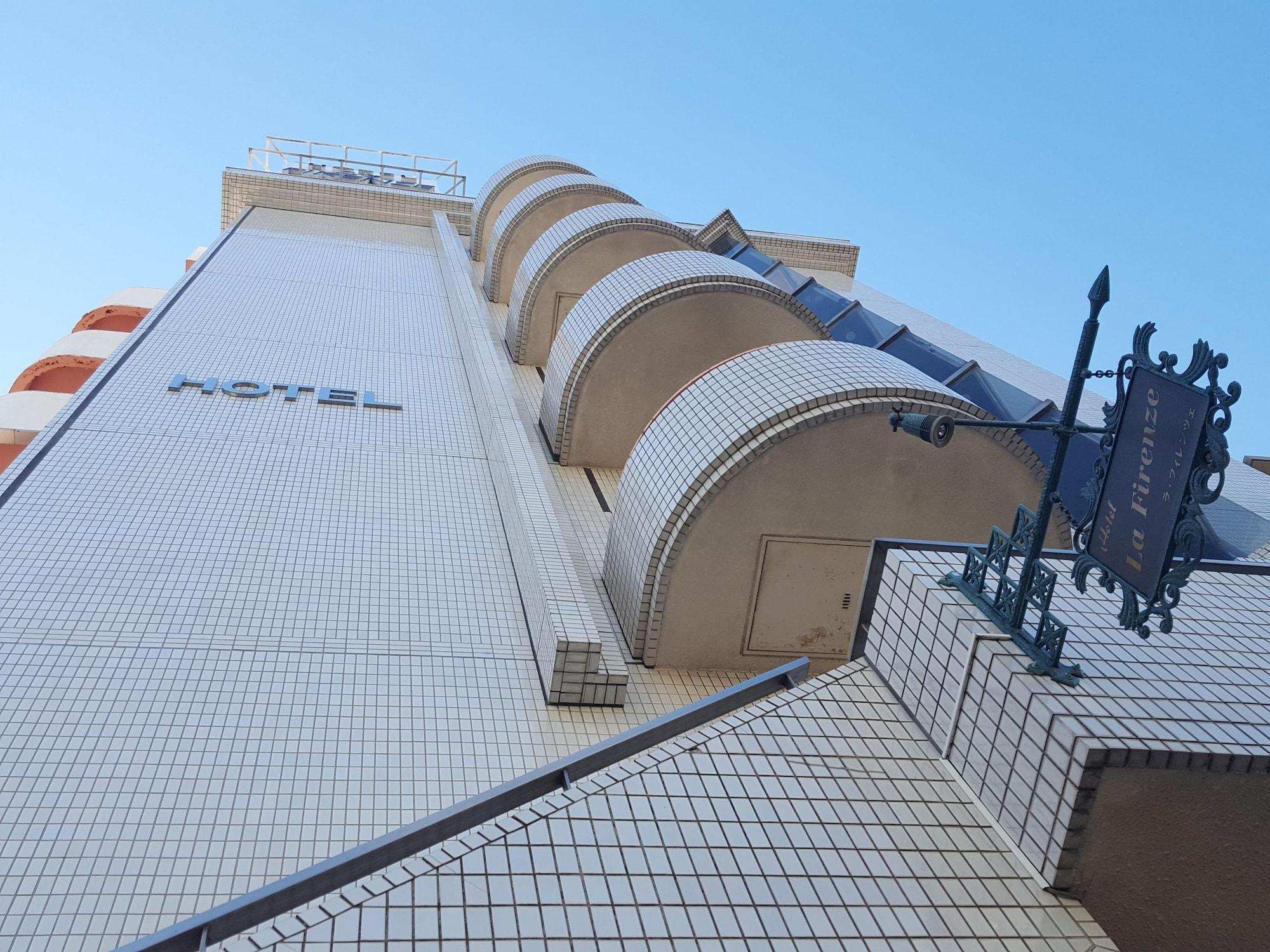 Vista Exterior BUSINESS HOTEL La Firenze