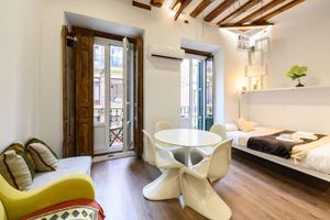 Arriendo temporal - M Hor42da Estudio Moderno en el Centro de Madrid