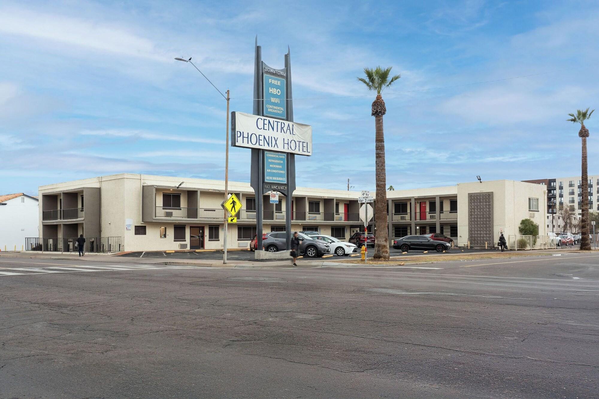 Varios Central Phoenix Hotel