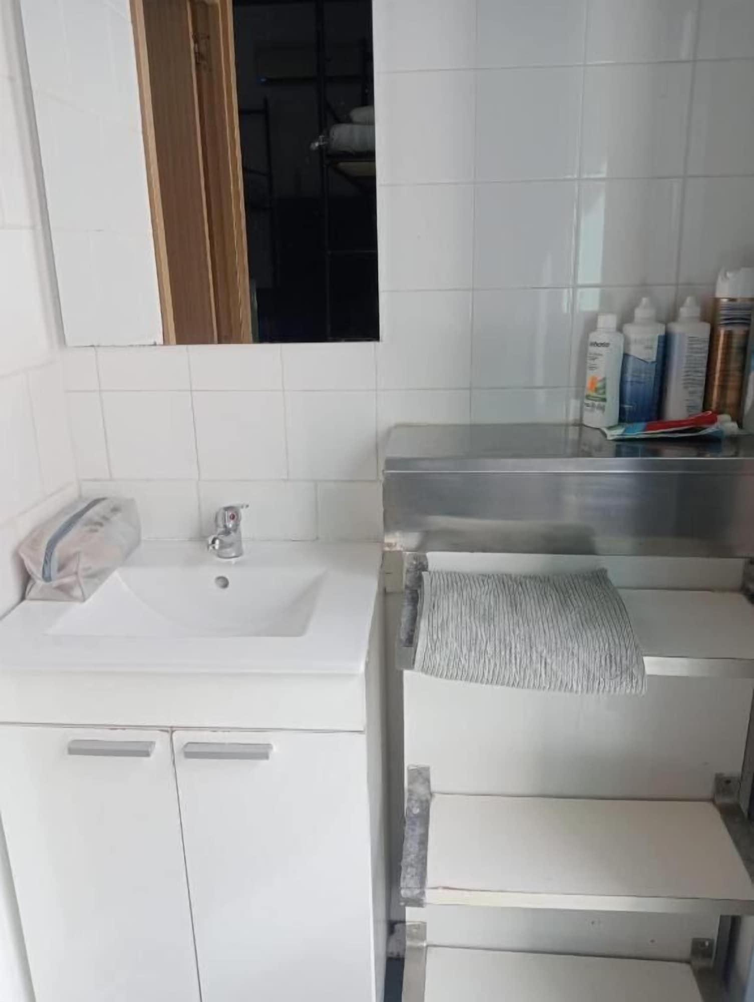 Equipamiento de Habitación SEVILLE YOUR WAY HOSTAL
