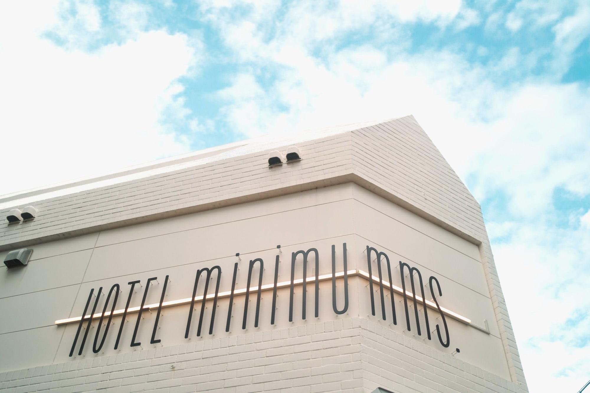 Varios HOTEL minimumms.