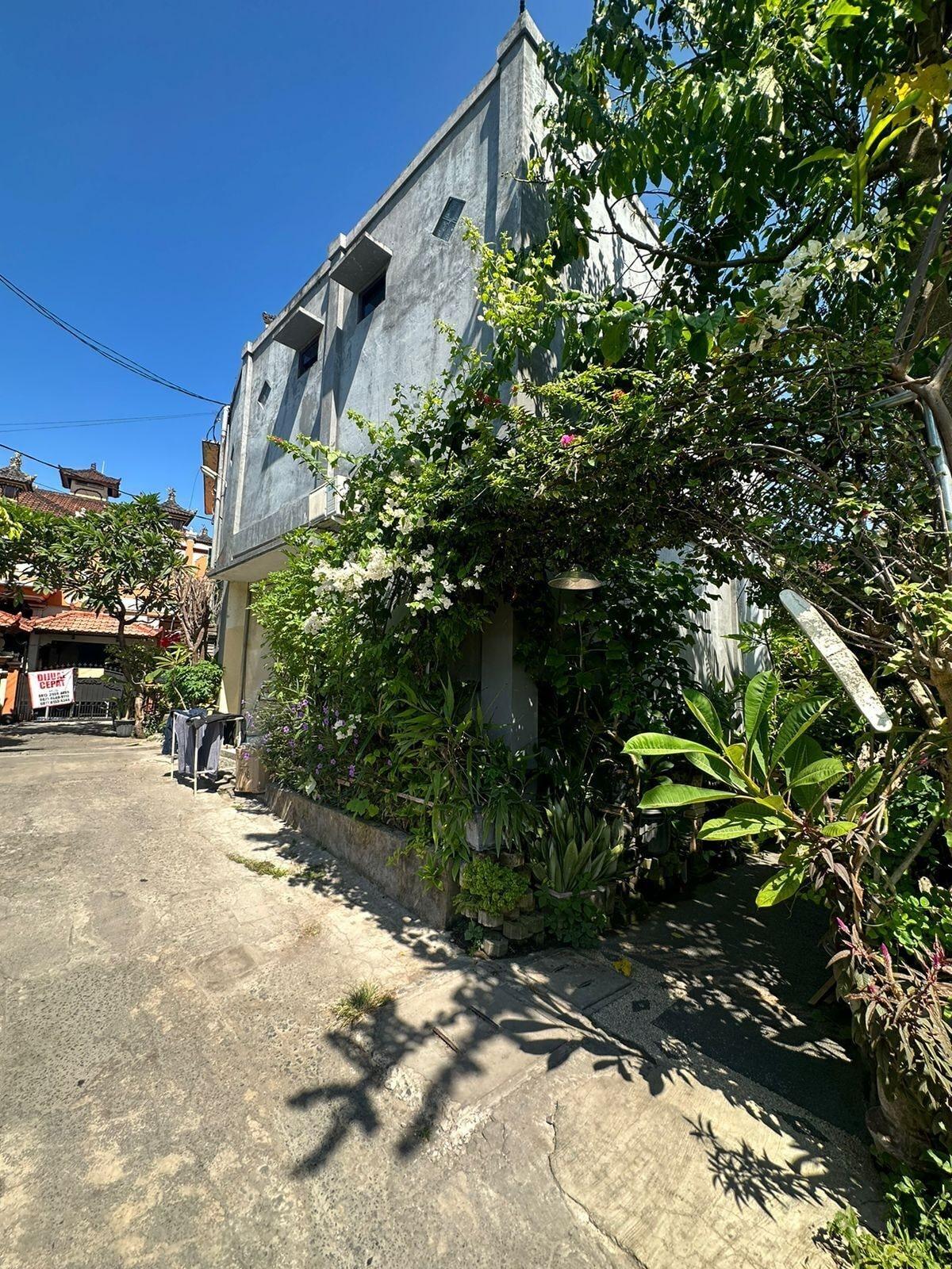 Varios Sari Buana Bed & Breakfast