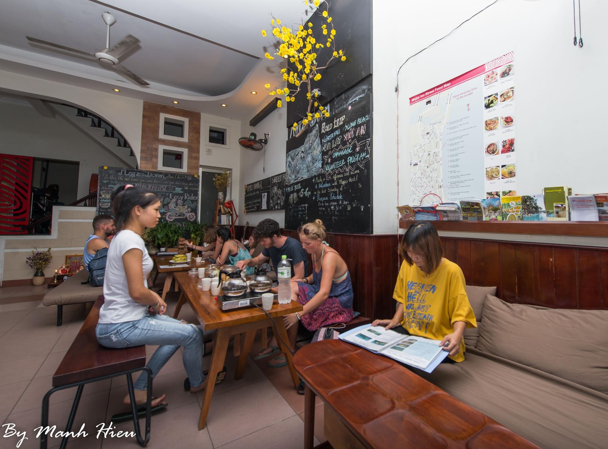 Vista Lobby Mojzo Dorm - Hostel