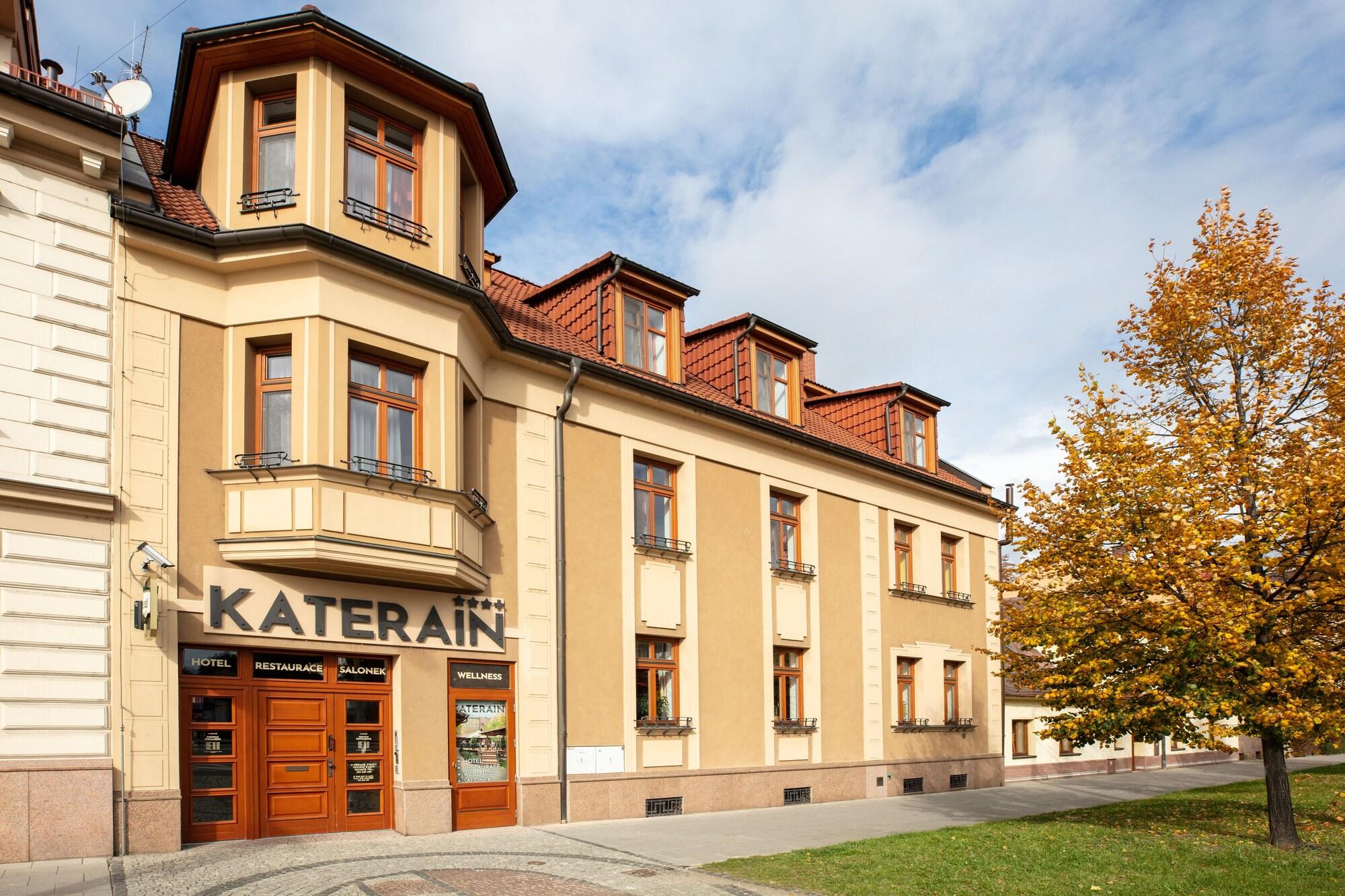 Varios Hotel KATERAIN