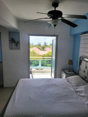 Cozy Condo Near Everything