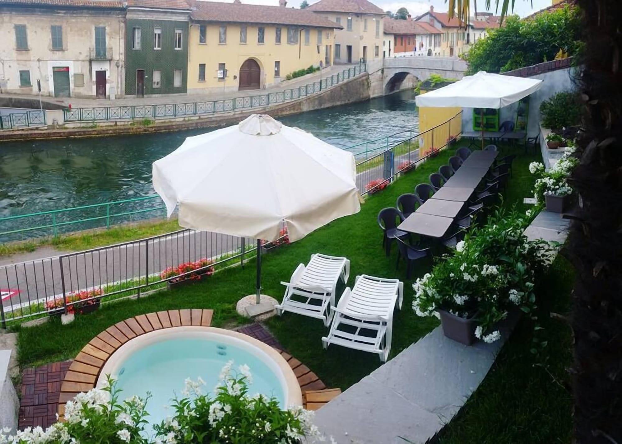 Vista Piscina La corte sul naviglio