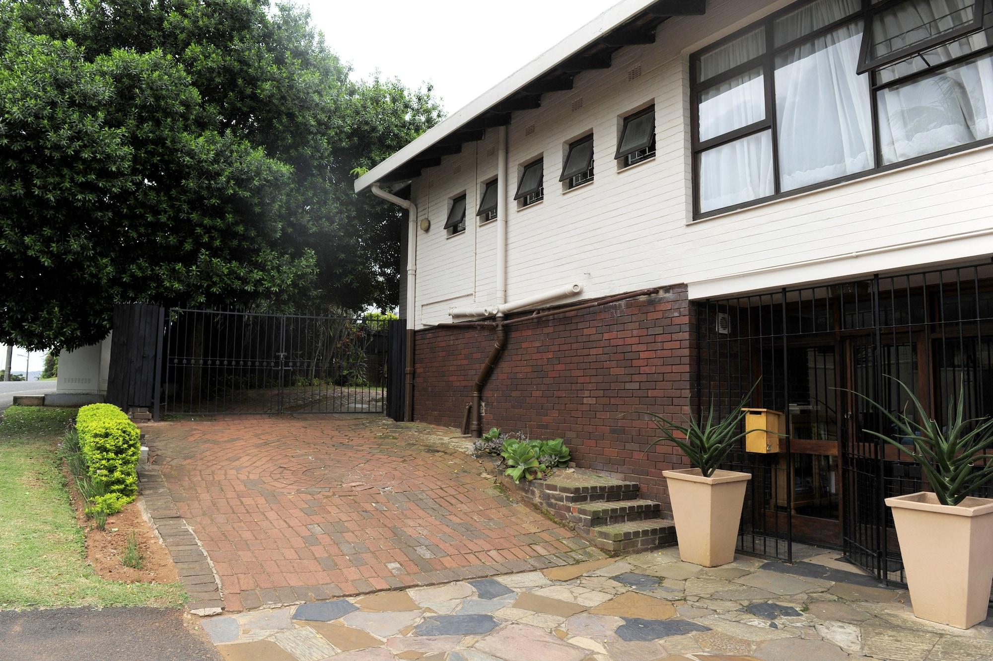 Varios Olive Room Bed and Breakfast