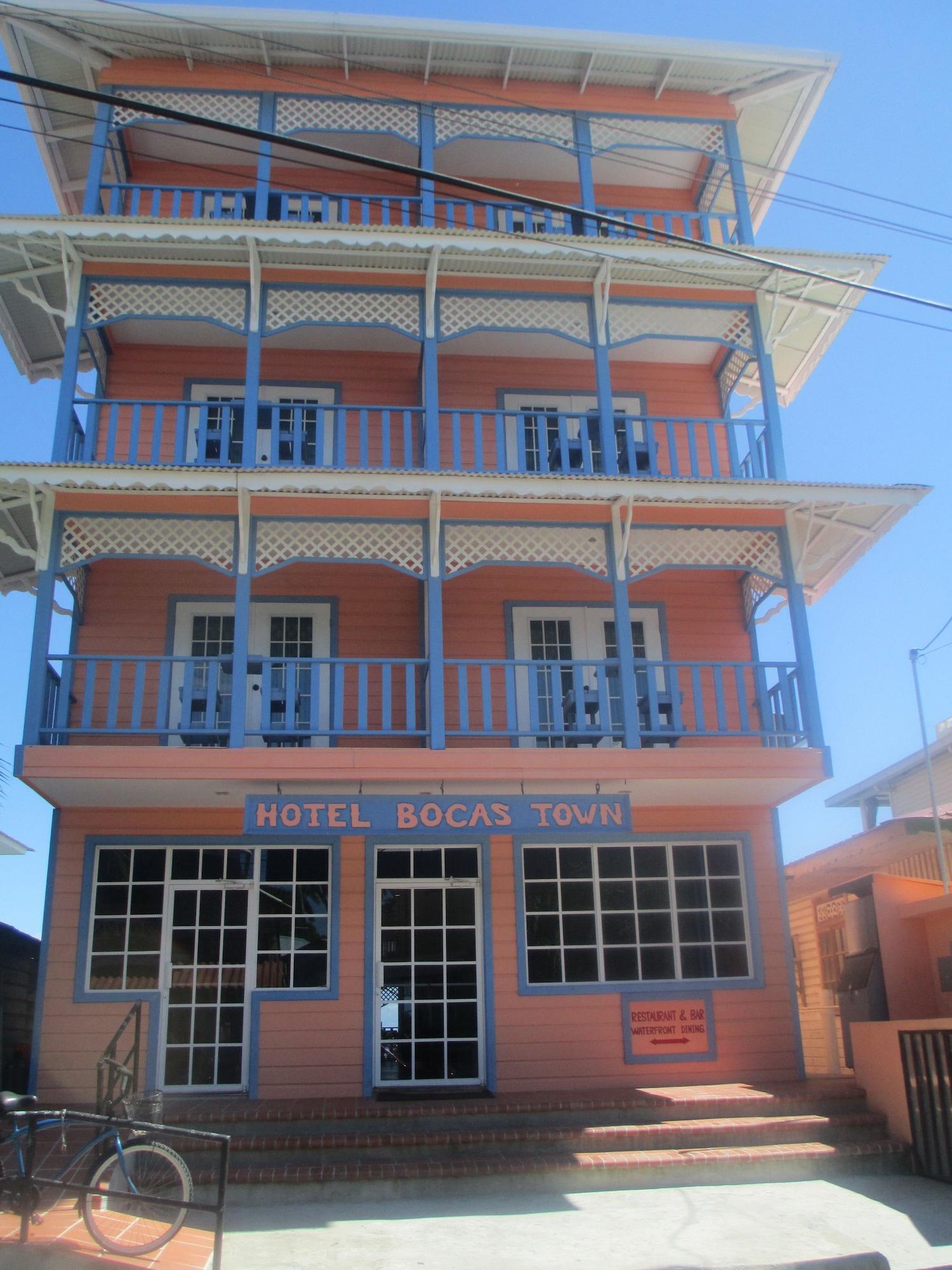 Vista Exterior Hotel Bocas Town