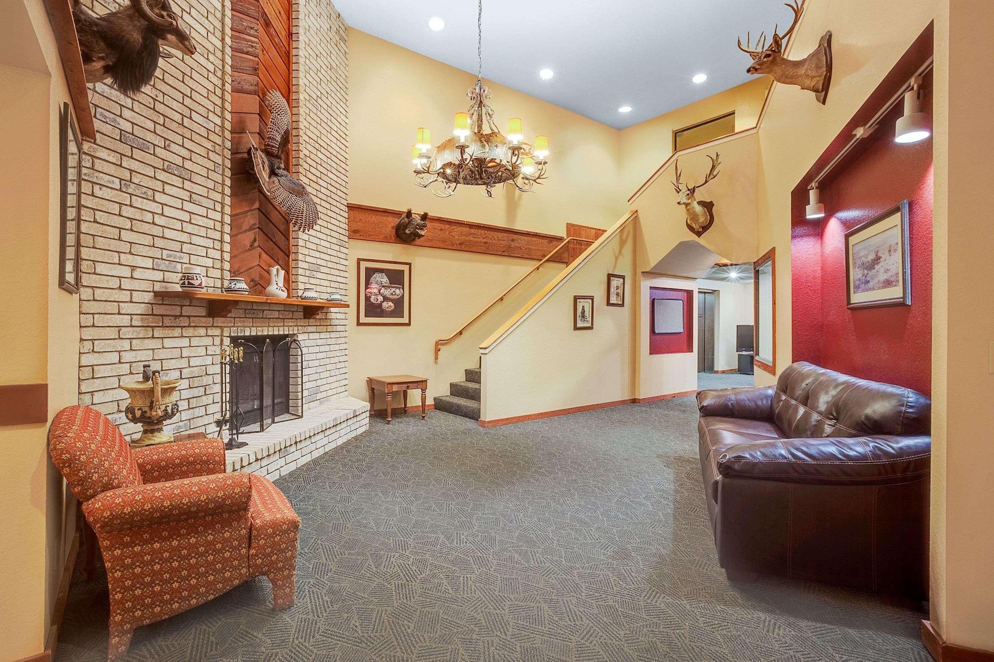 Vista Lobby Boerne Inn and Suites