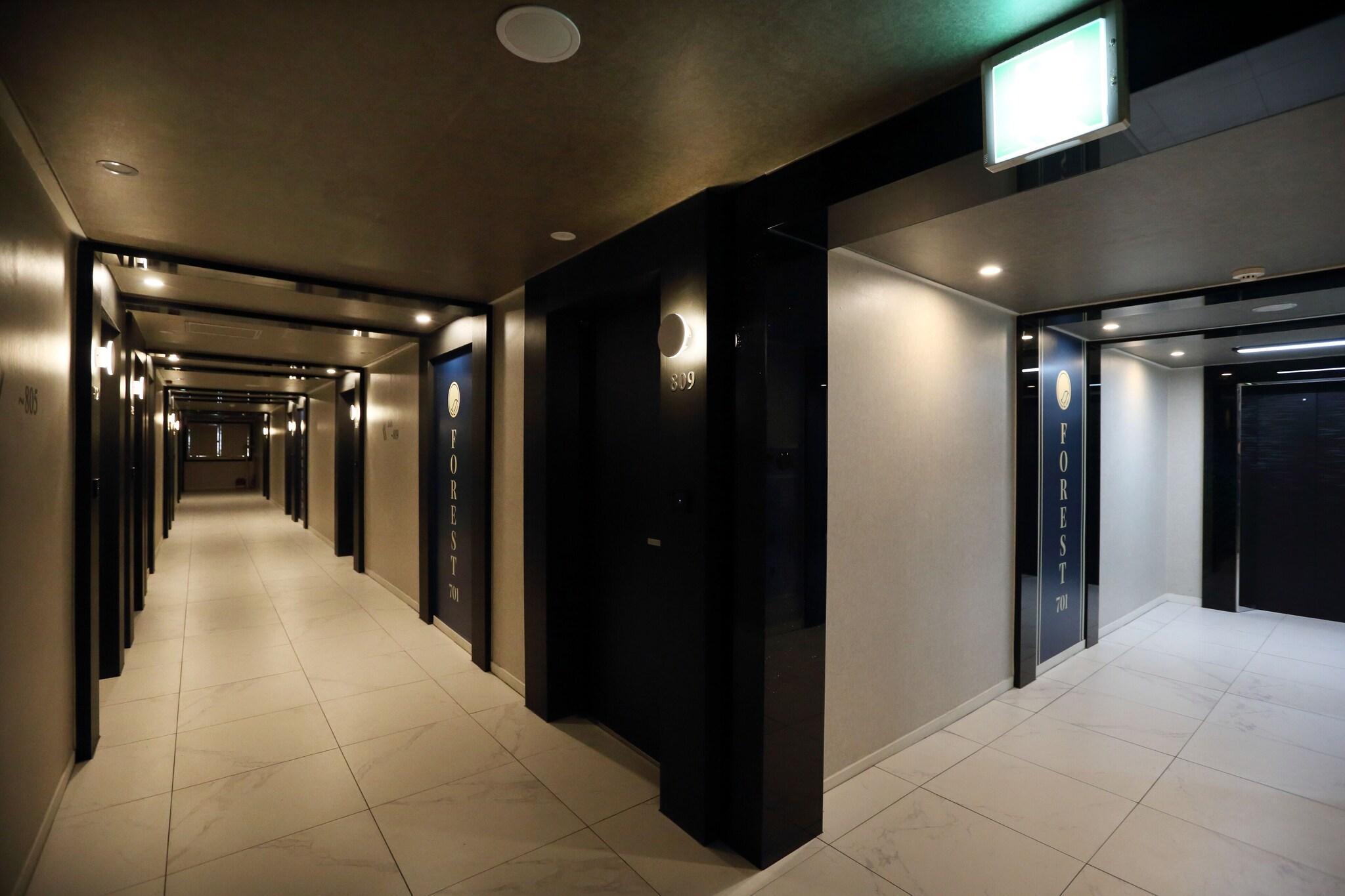 Vista Lobby Forest 701 Hotel