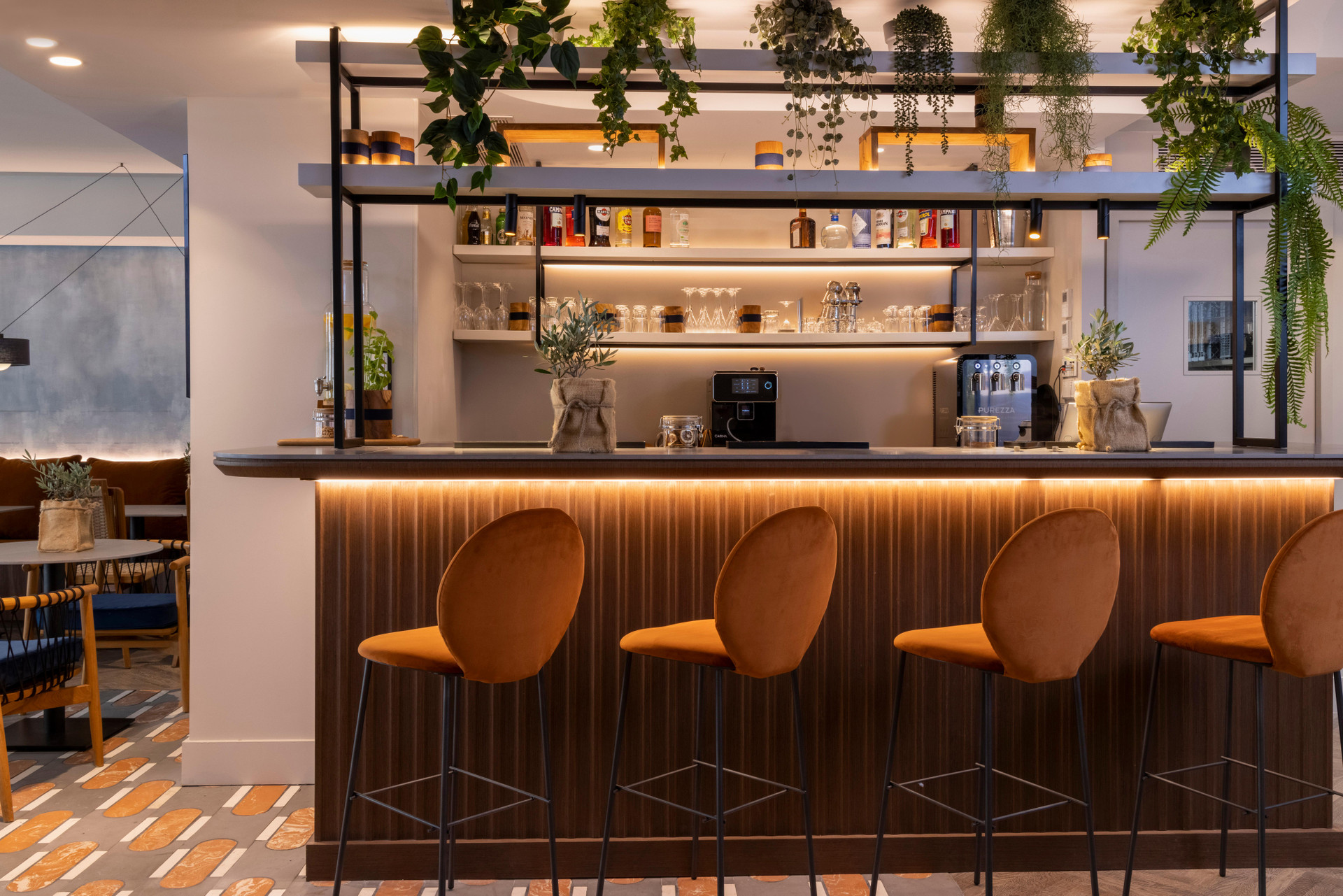 Bar/Salón Ikonik Jean Medecin