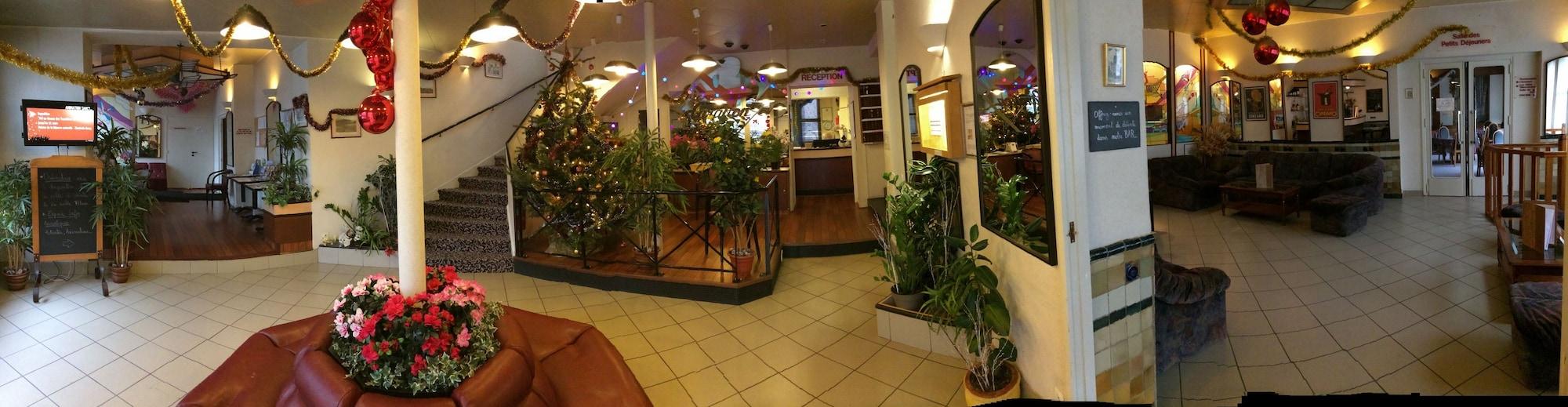 Vista Lobby Aviation Hotel