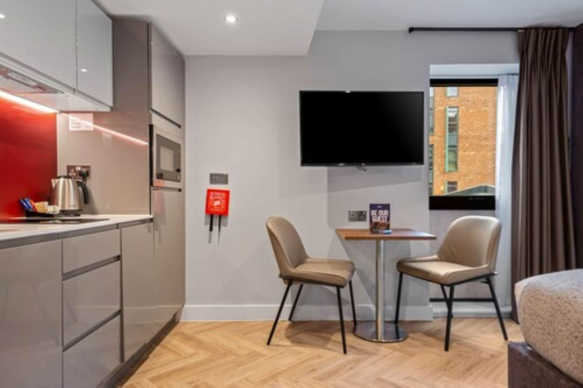 Área de desayuno Roomzzz Newcastle