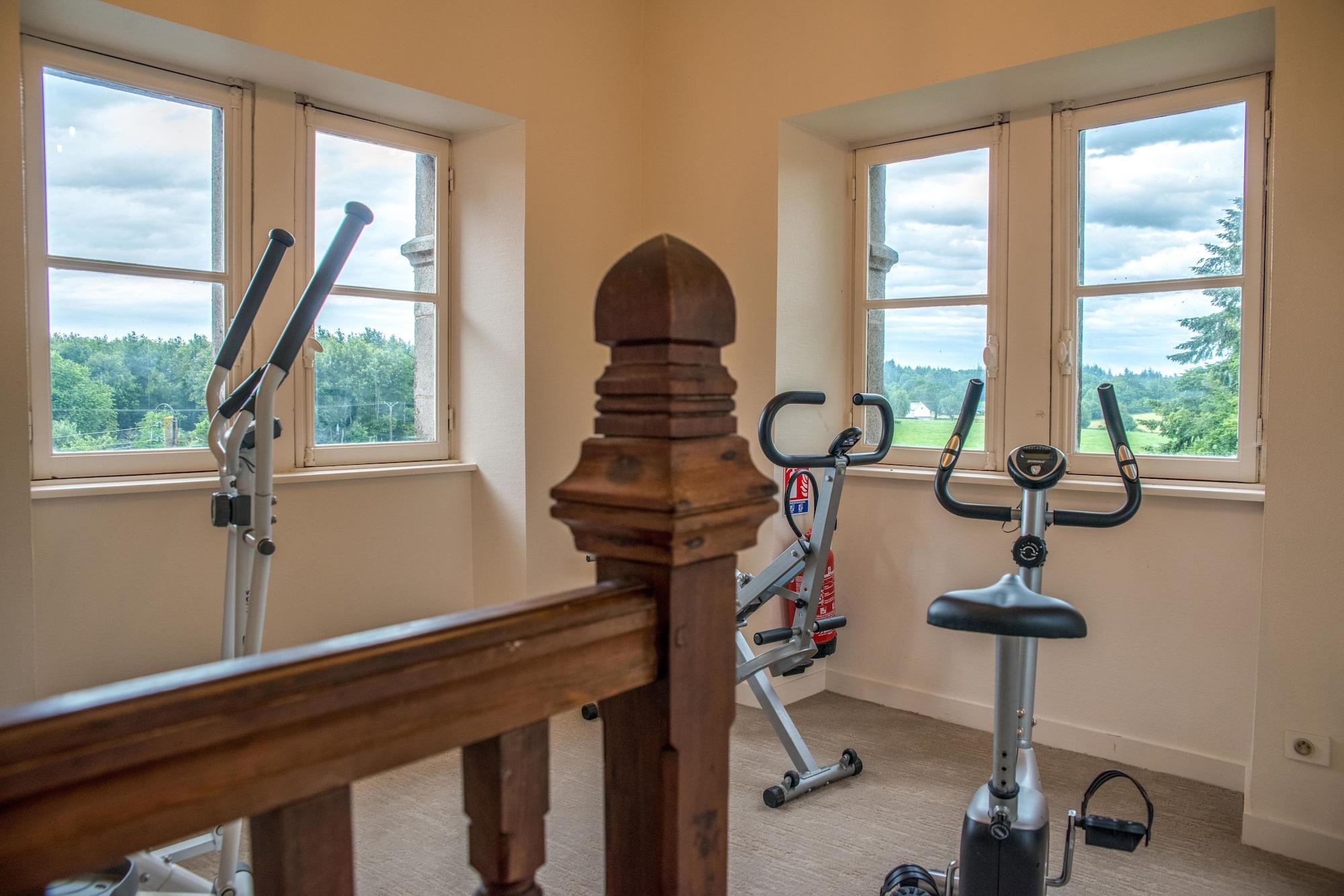 Gimnasio Domaine de La Briandais, a place of electromagnetic sobriety