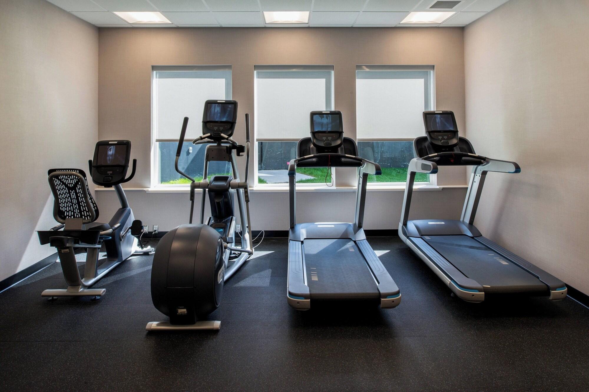Gimnasio TownePlace Suites by Marriott Saskatoon