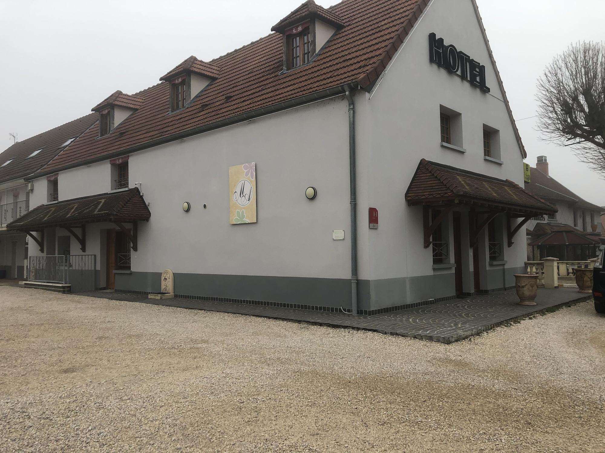 Vista Exterior Les Marronniers d'Arc