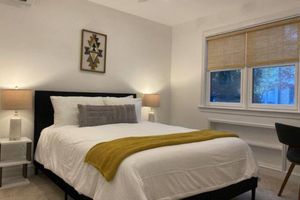 Alquiler Vacacional - Chic 2BDRM - 5 min walk to Metro!