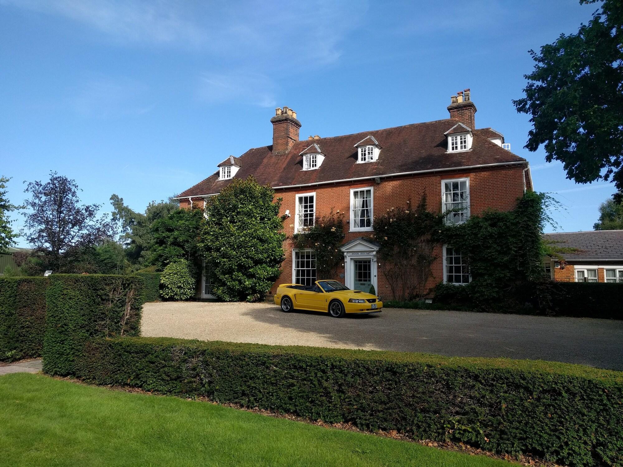 Vista Exterior Hook House Hotel