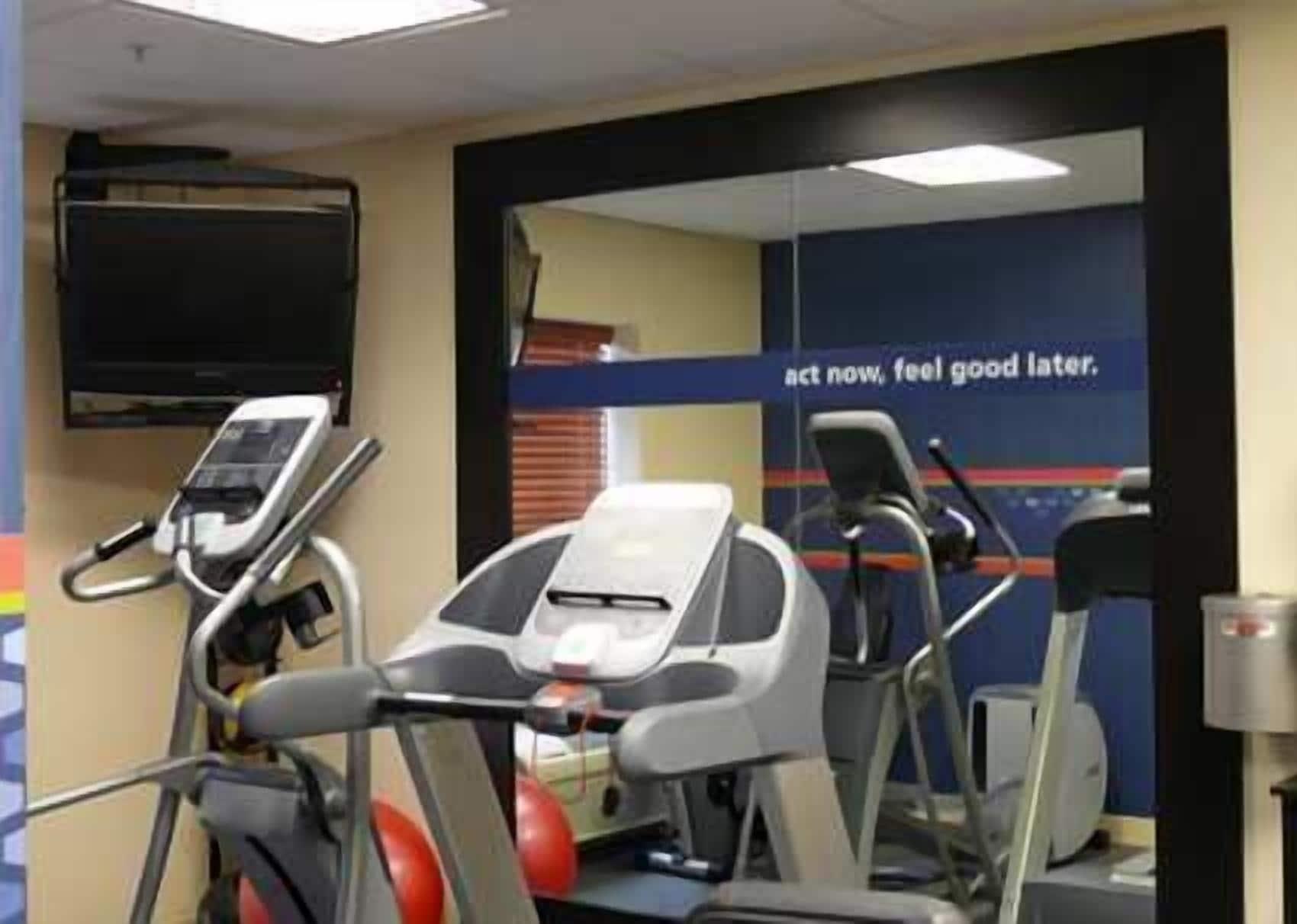 Gimnasio Hampton Inn & Suites Addison