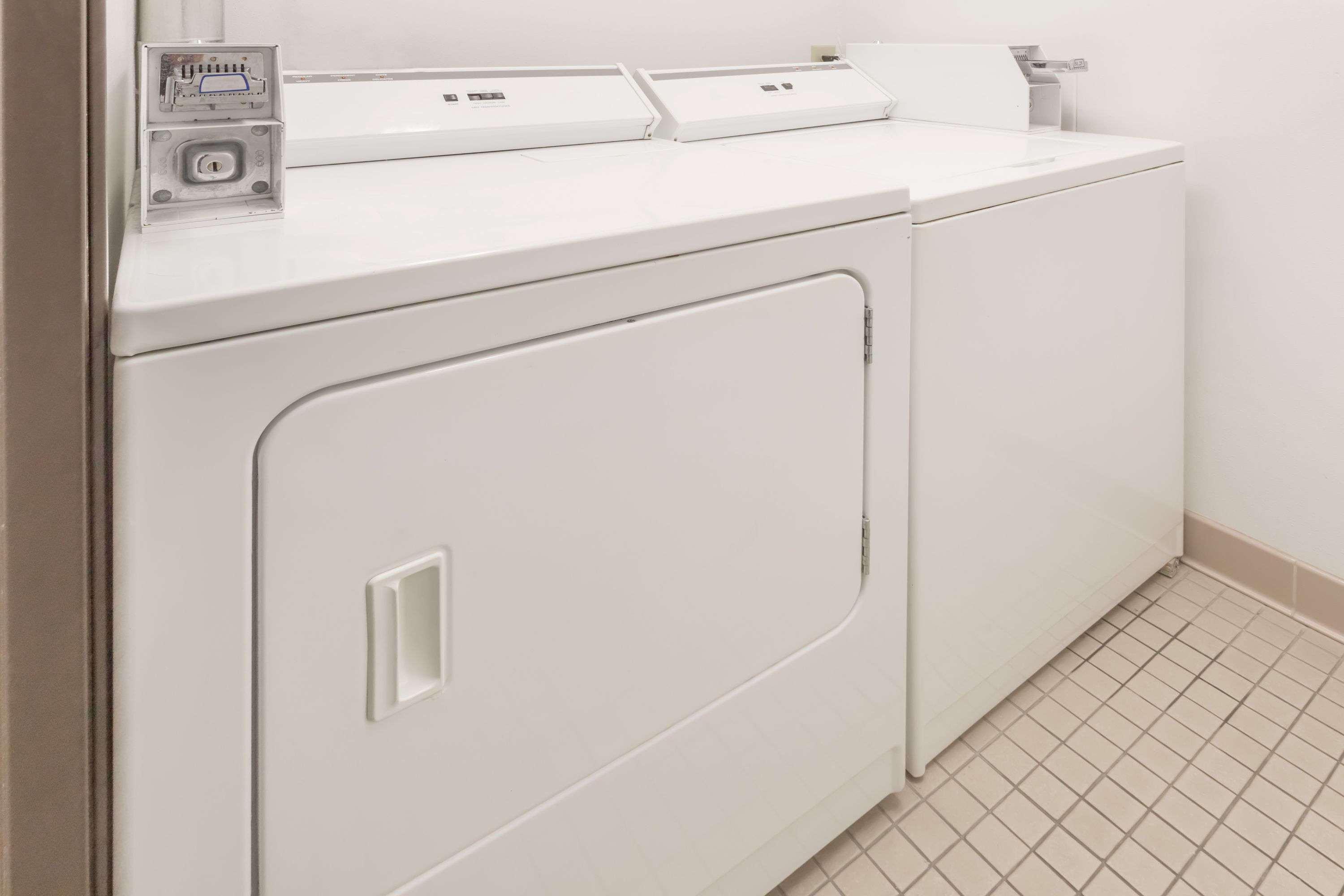 Comodidades del Alojamiento Days Inn by Wyndham Stoughton WI.