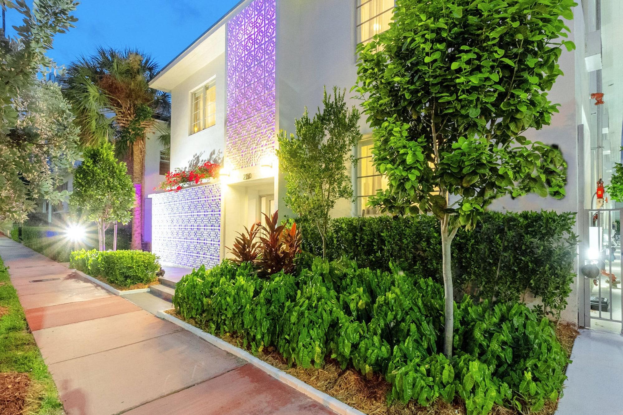 Vista Exterior Kasa Collins Park Miami Beach Convention Center