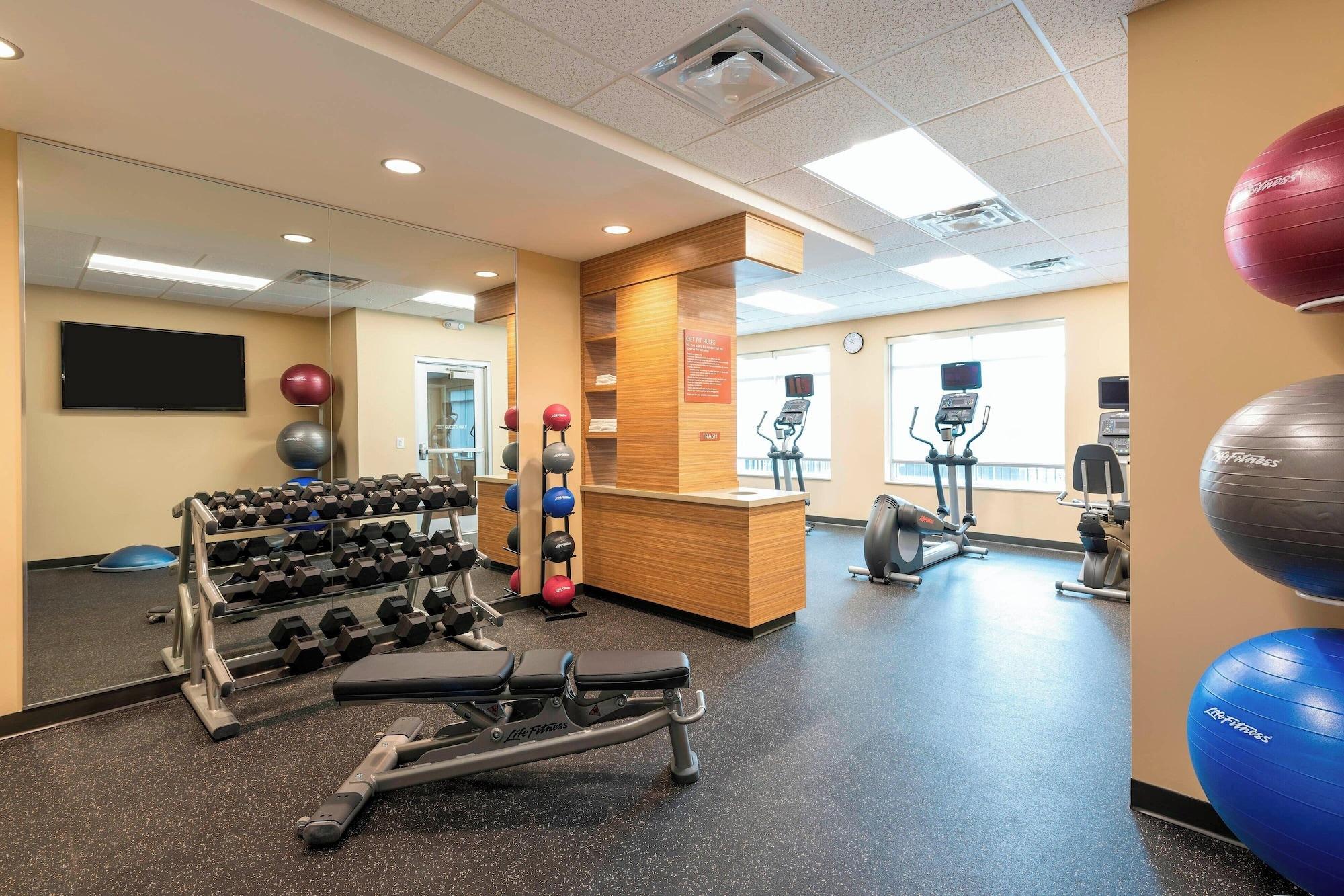 Gimnasio TownePlace Suites by Marriott Louisville North